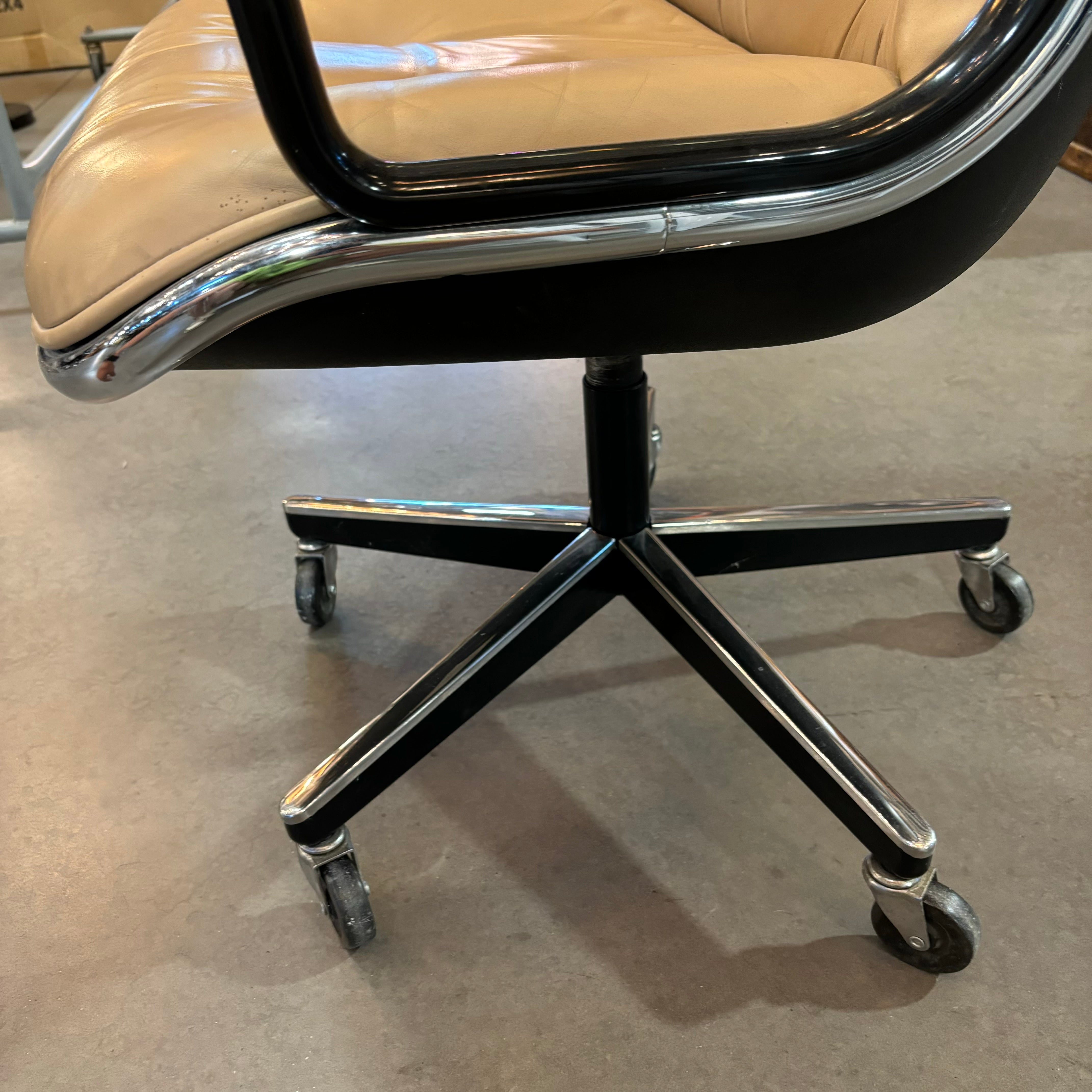 Vintage Knoll Designed by Charles Pollock Blonde Leather & Steel Office Chair 27"x 27"x 33"