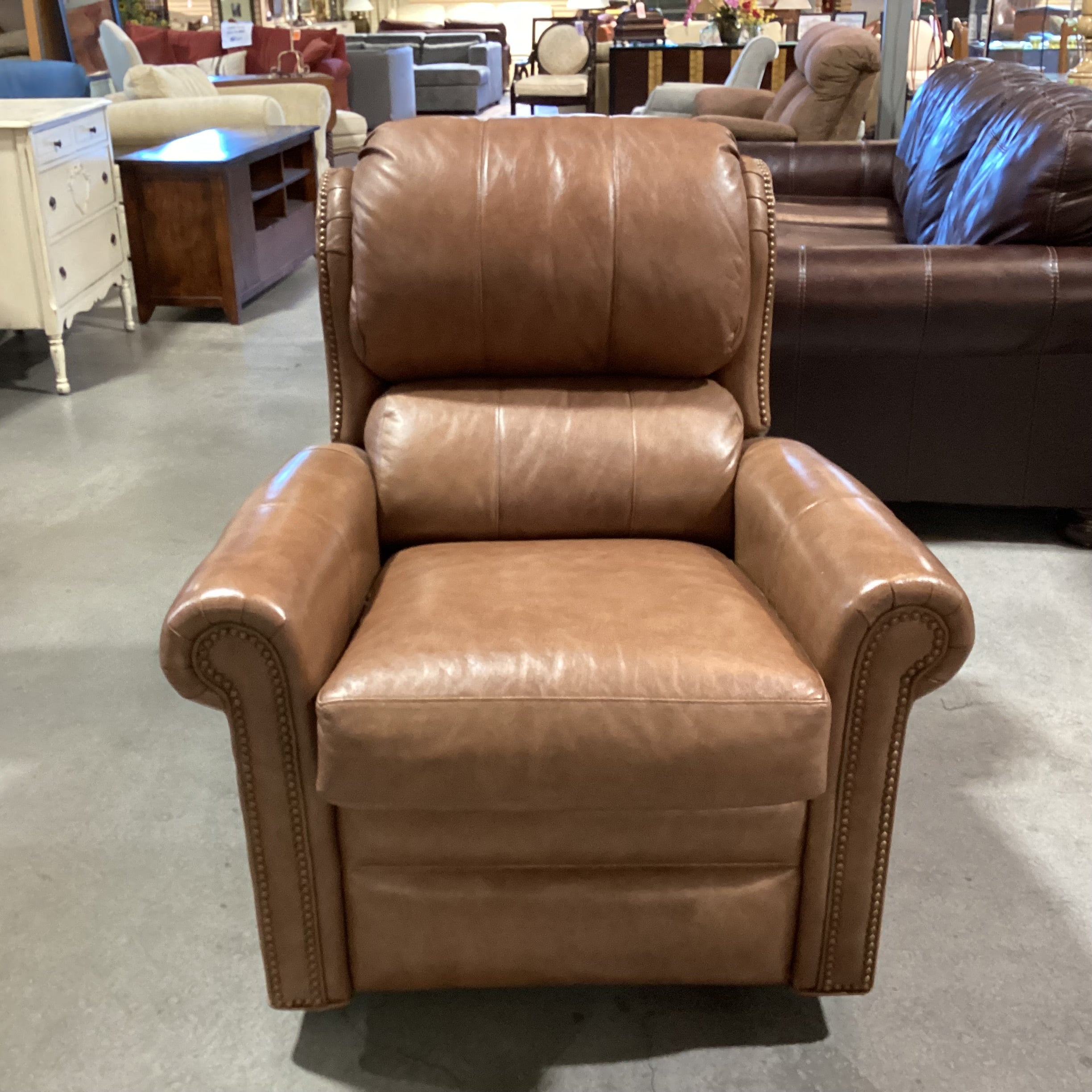 Bradington Young Tan Leather Nailhead Swivel Rock Recliner Chair 36"x 38"x to 68"x 41"