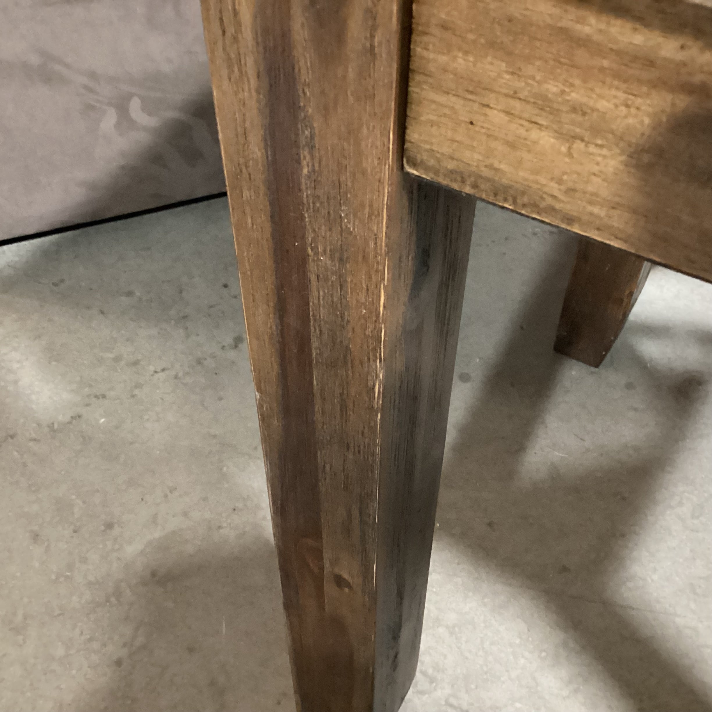 Standard Furniture Dark Finish Wood End Table 24"x 22"x 24.5"
