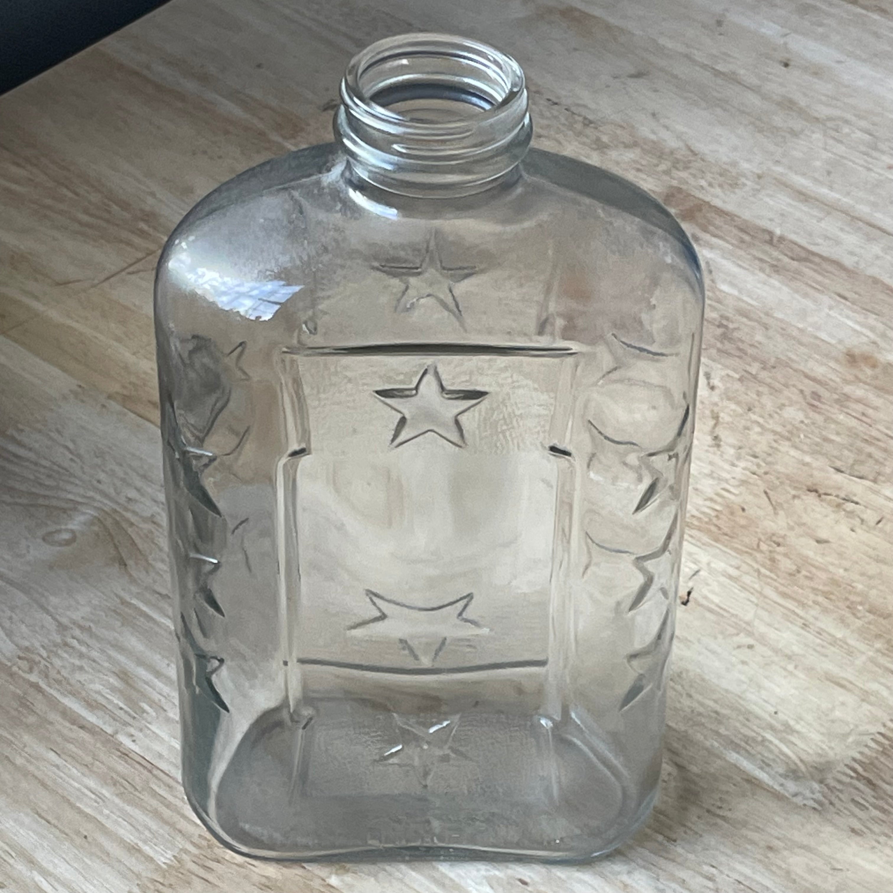Vintage Three Rivers Glass Co. Texas 16 Star Refrigerator Water Bottle, 5"x 8.75"