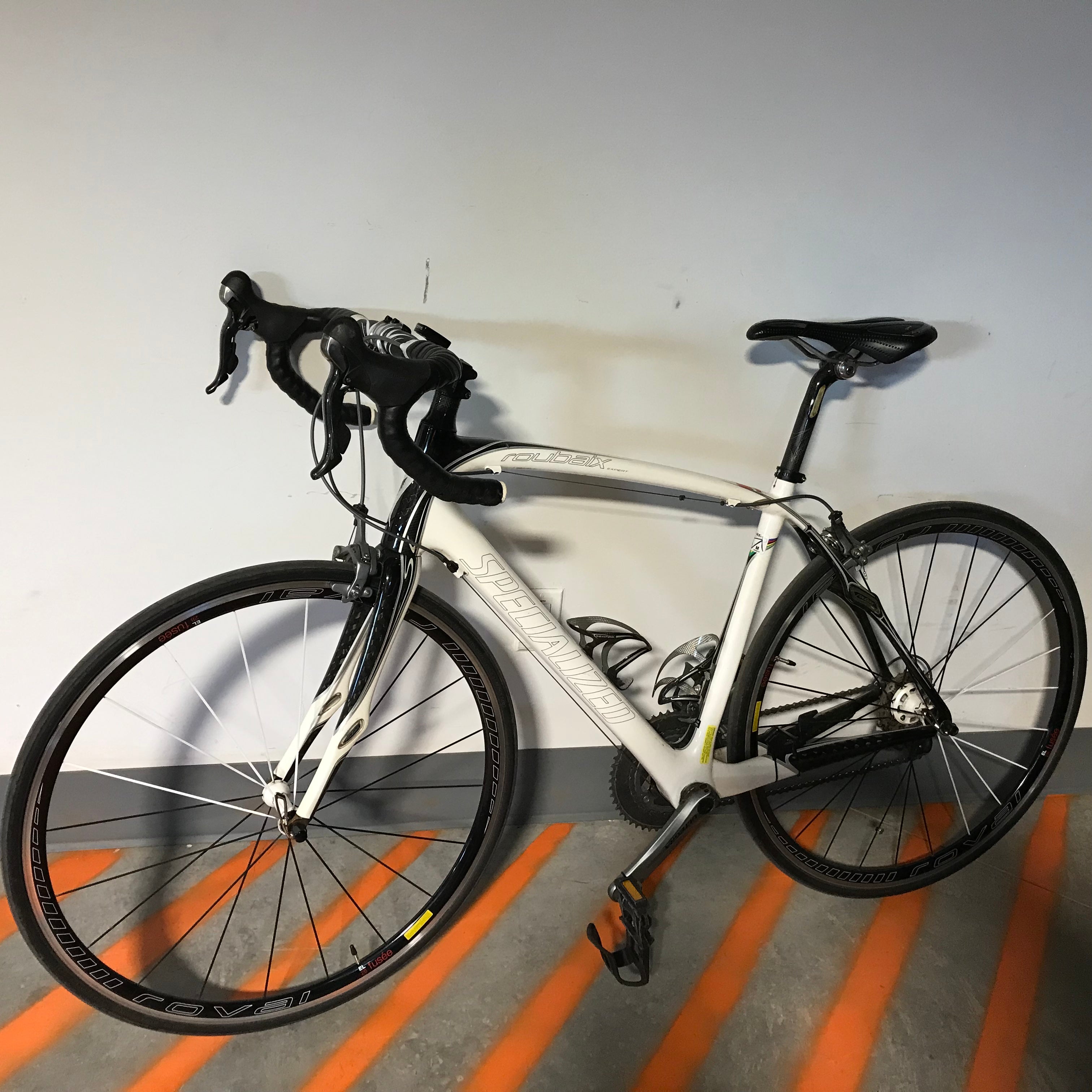 Specialized Roubaix 54cm 18 Speed Road Bike