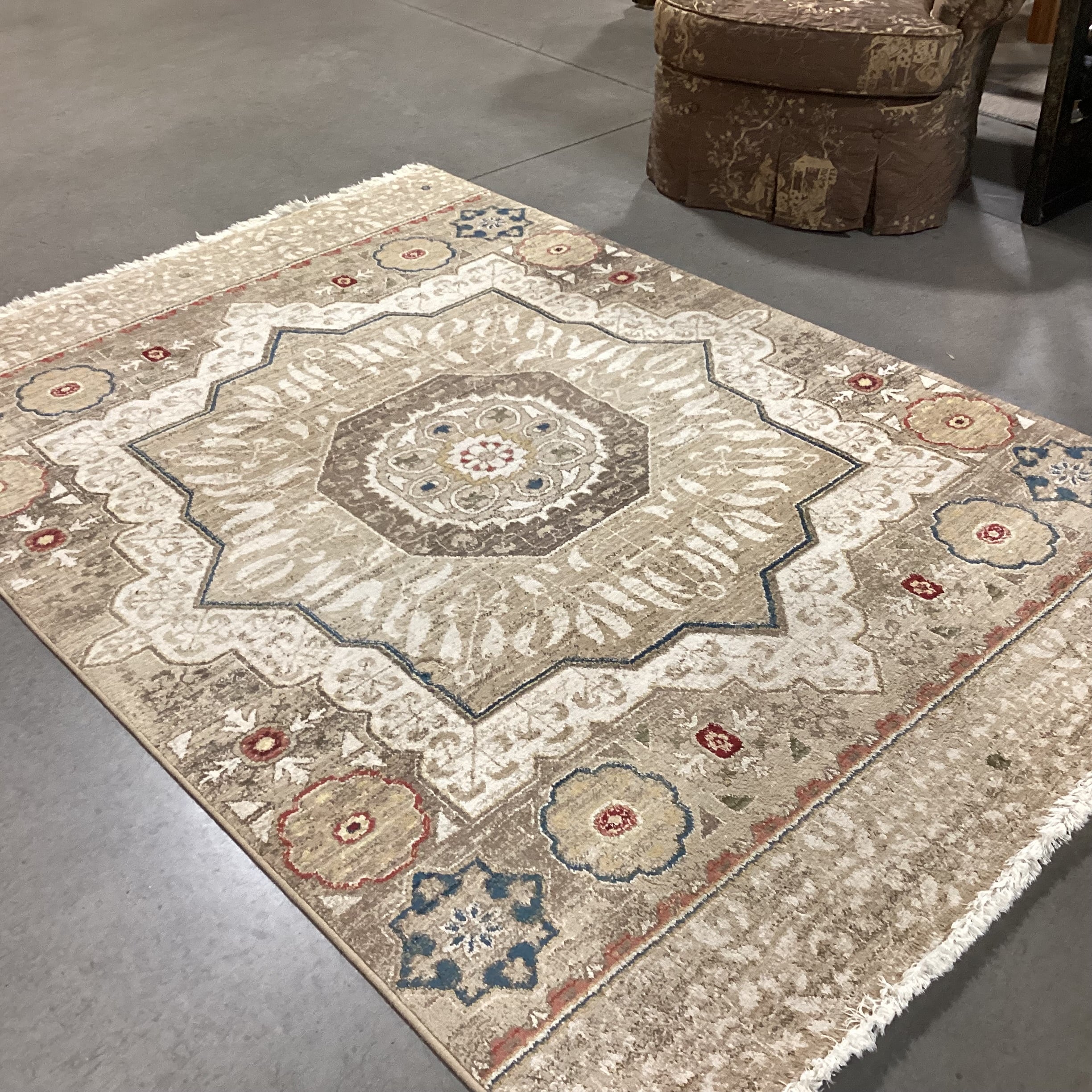 Safavieh Cream Beige with Fringe Rug 5'3"x 7'9"