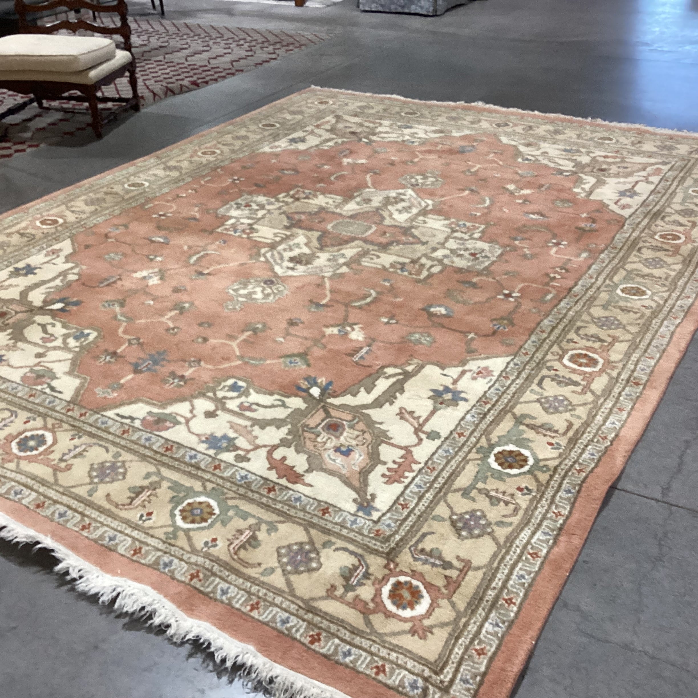 Peach & Cream Center Design & Border Detail Hand Woven Wool Rug 8'10"x 12'2"