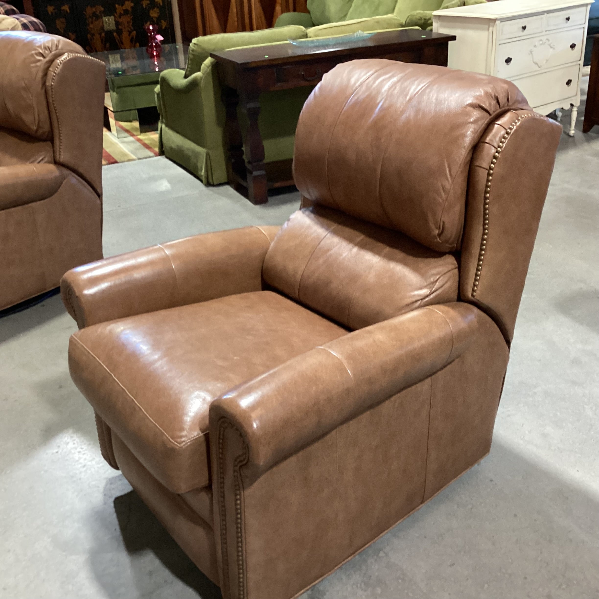 Bradington Young Tan Leather Nailhead Swivel Rock Recliner Chair 36"x 38"x to 68"x 41"