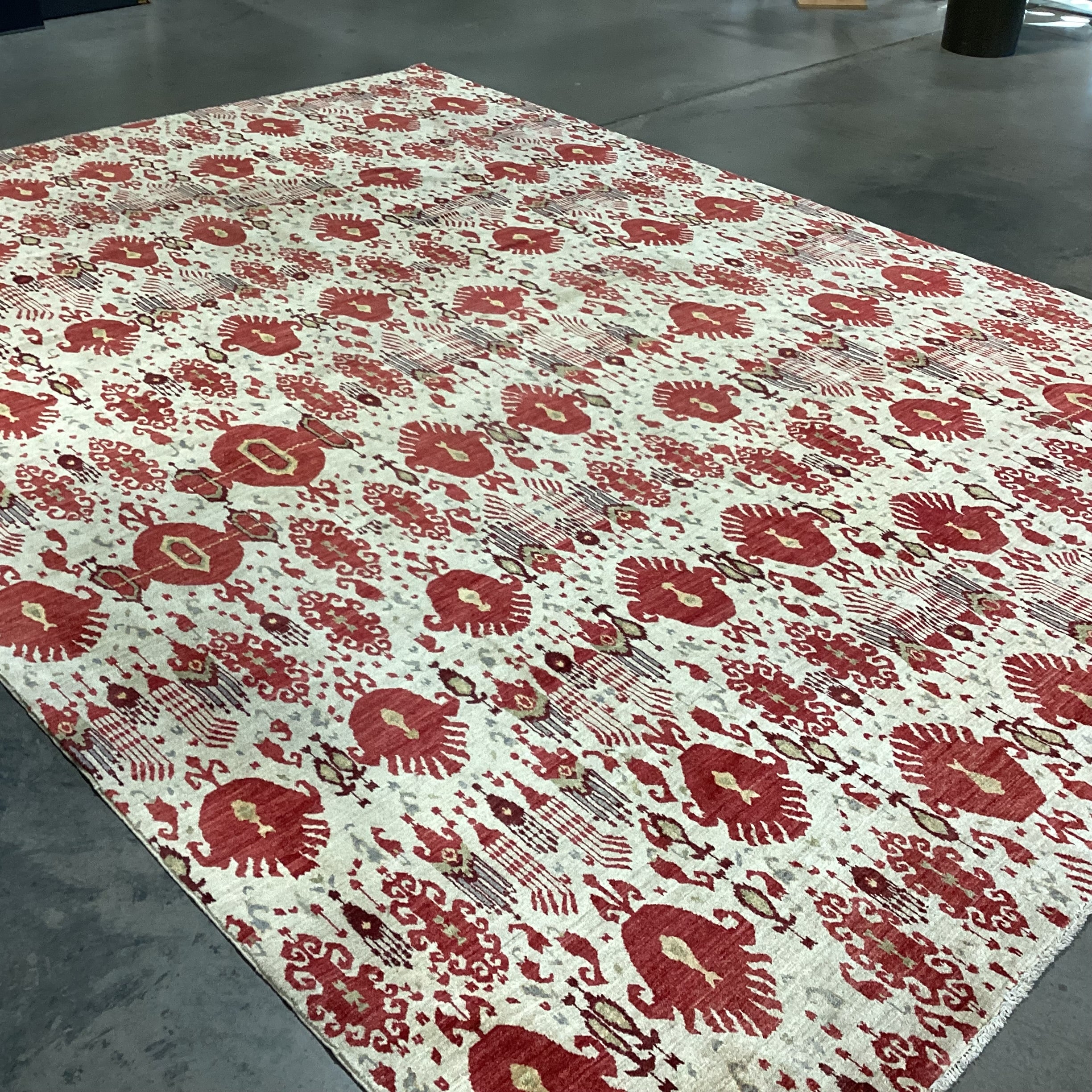 Isberian Gold & Red Ikat Design Hand Woven Wool Rug 9'10"x 13'8"