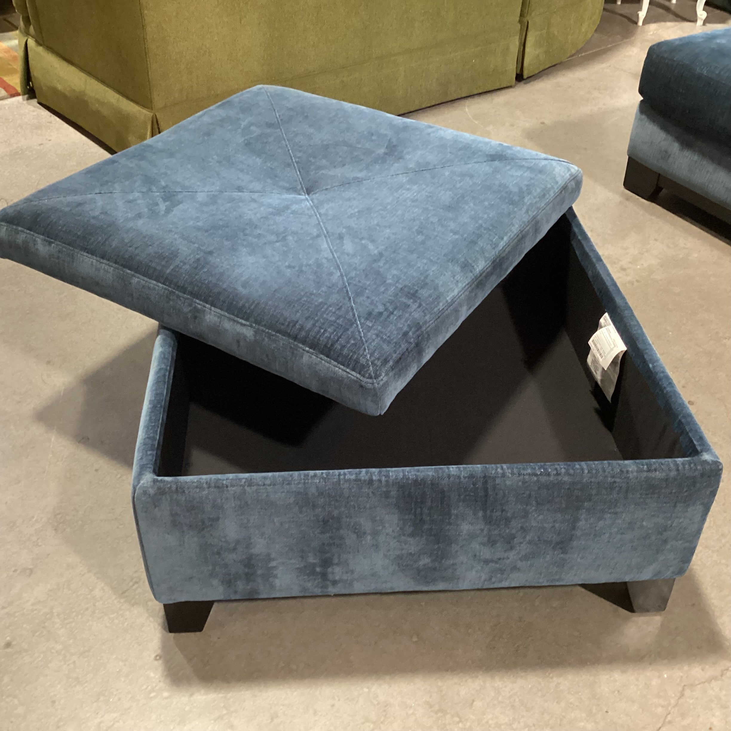 Jonathan Louis Blue Teal Chenille Velvet Woven 2 End Chaise with Storage Ottoman 4 Piece Sectional 103"x 64"x 64"x 30"