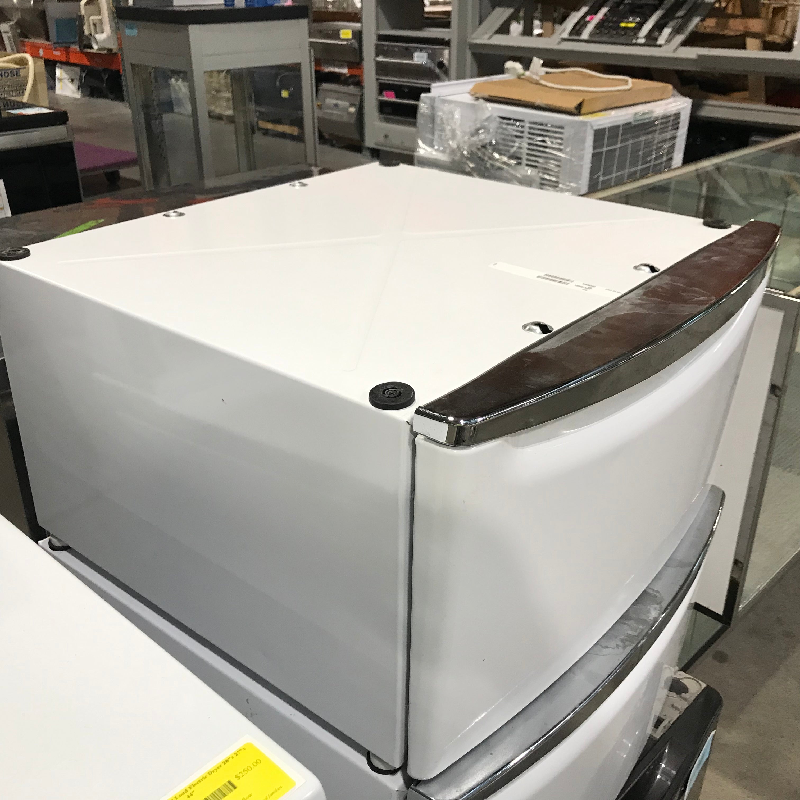 Whirlpool xhpc155xw1 White Laundry Pedestal 27"x 24"x 15"