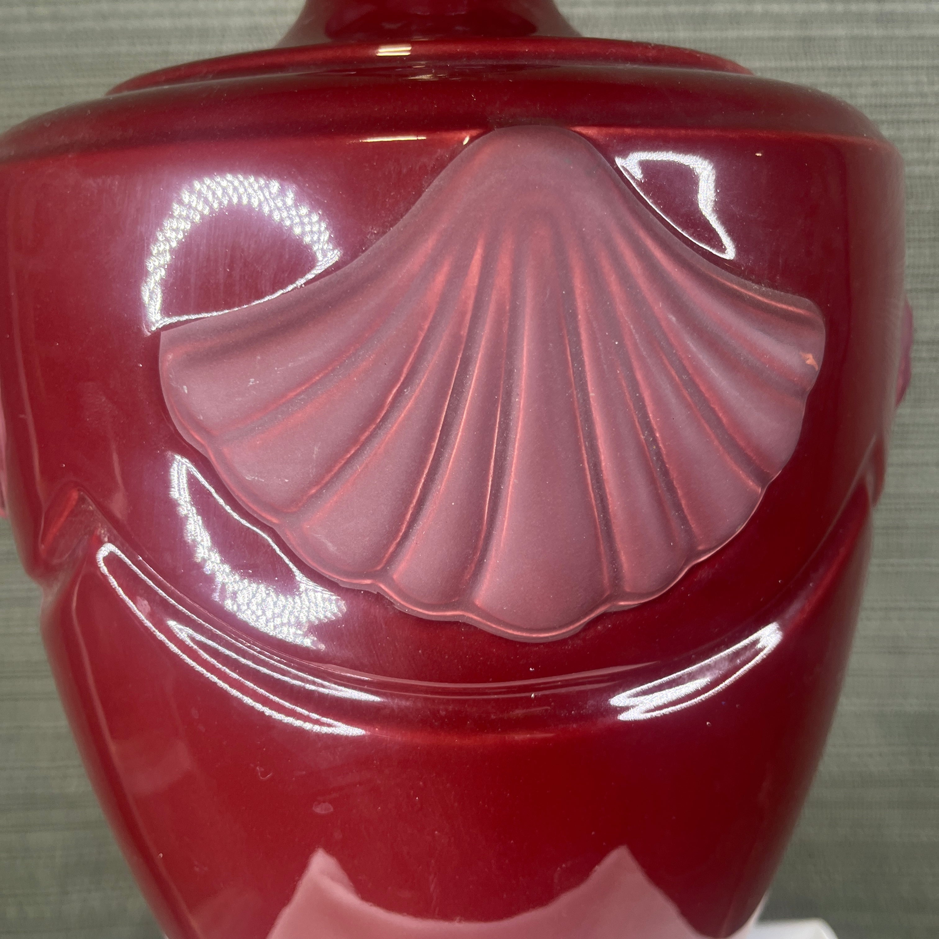 Vintage 1980’s Coastal Burgundy Seashell Ginger Jar Table Lamp 9” Diameter x 21”