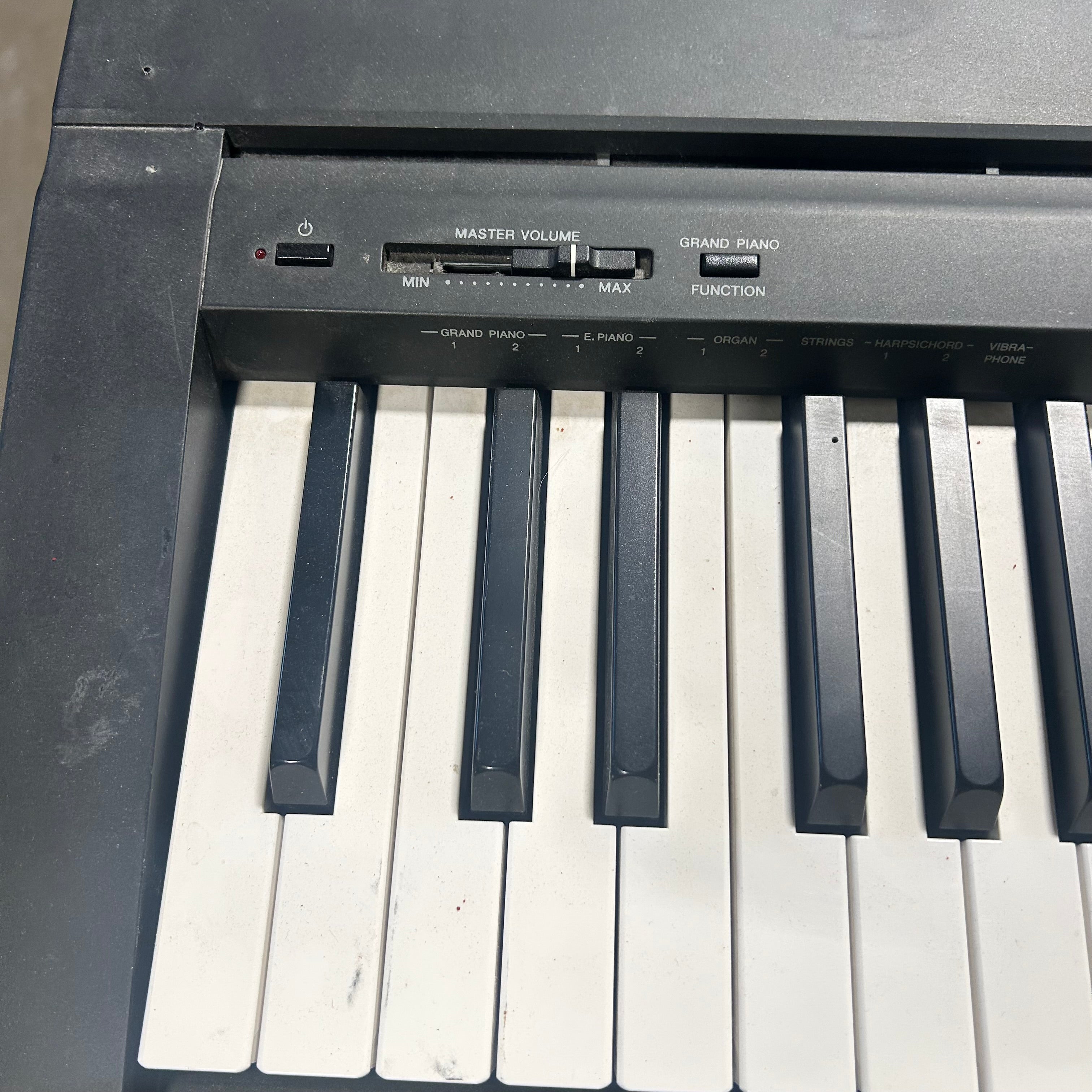 Yamaha P-35 Electronic Key Board With Stand 52"x 19"x 36"