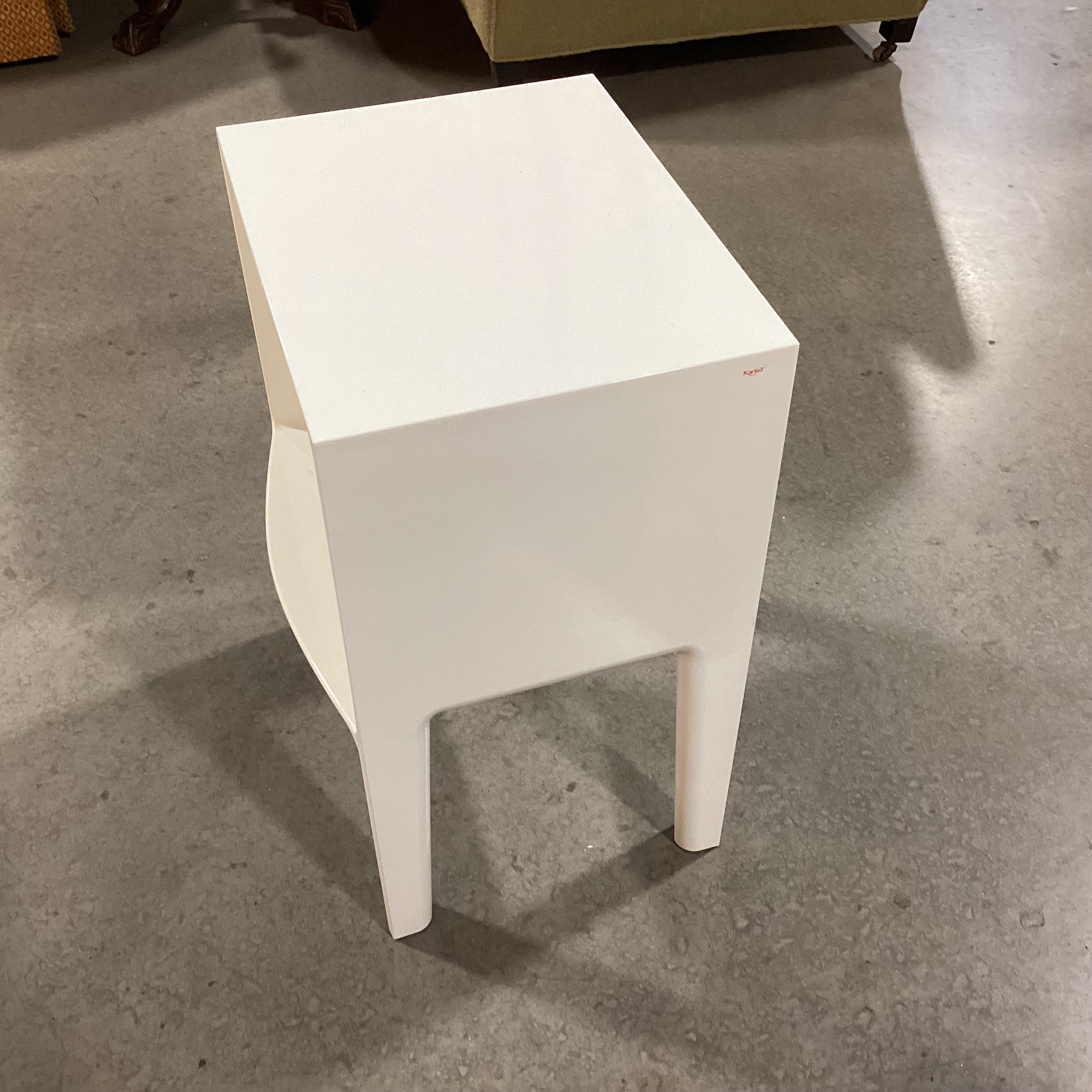 Karteil Italian Ghost Buster White Molded End Table 16"x 12.5"x 22.5"
