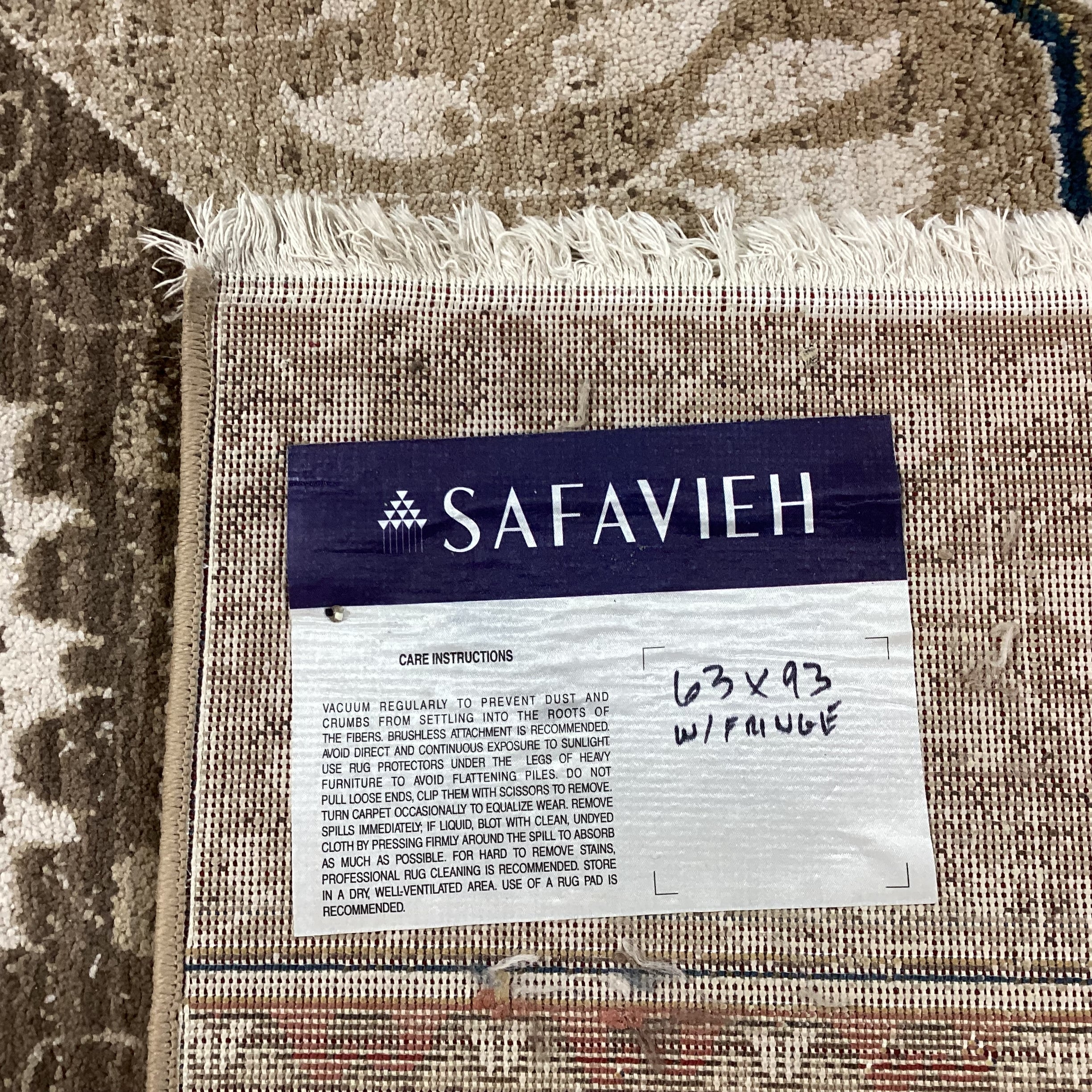 Safavieh Cream Beige with Fringe Rug 5'3"x 7'9"