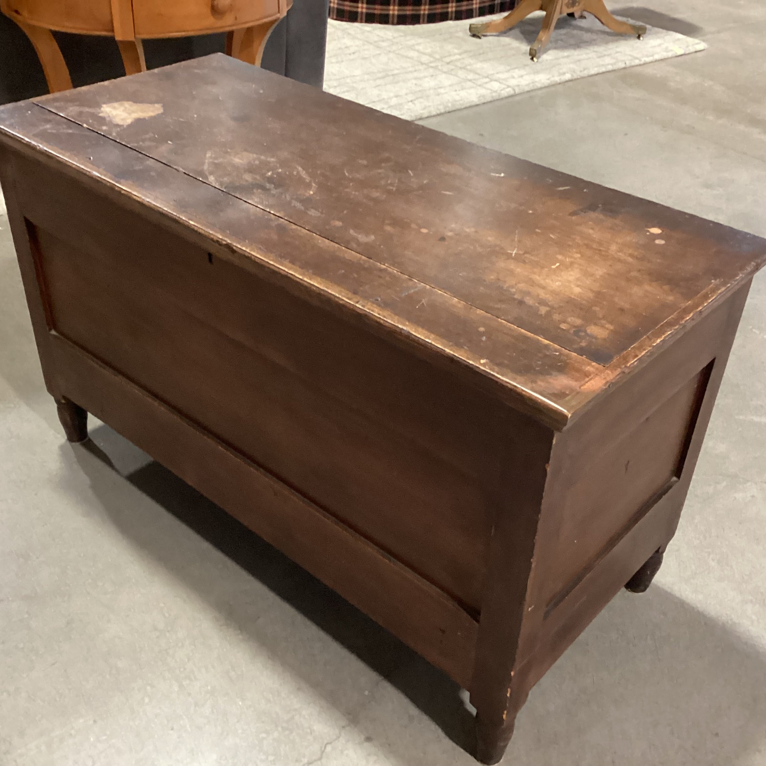 Antique Dark Finish Wood Chest Trunk 44"x 20"x 26.5"