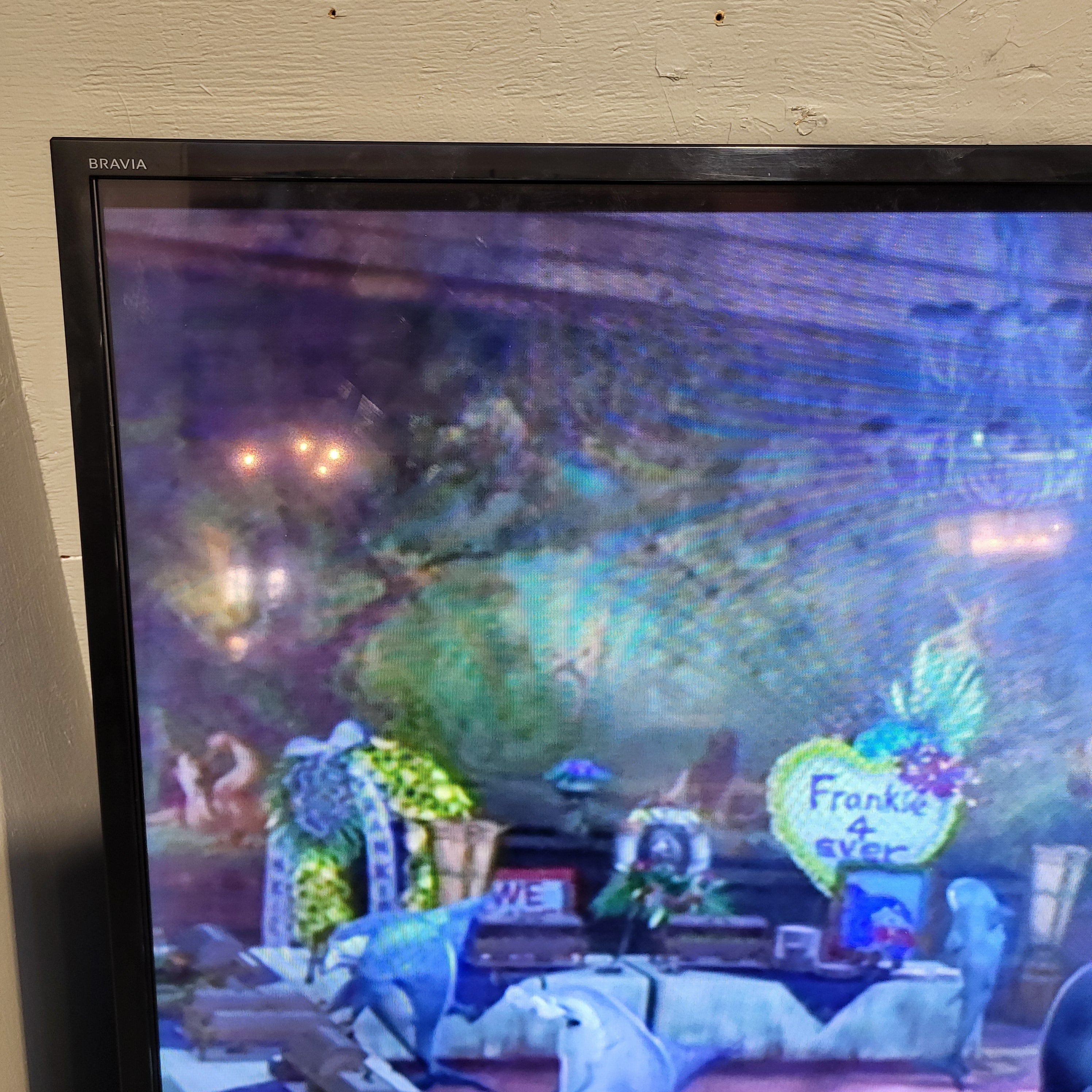 Sony 70" Smart TV Model: KDL- 70R550A