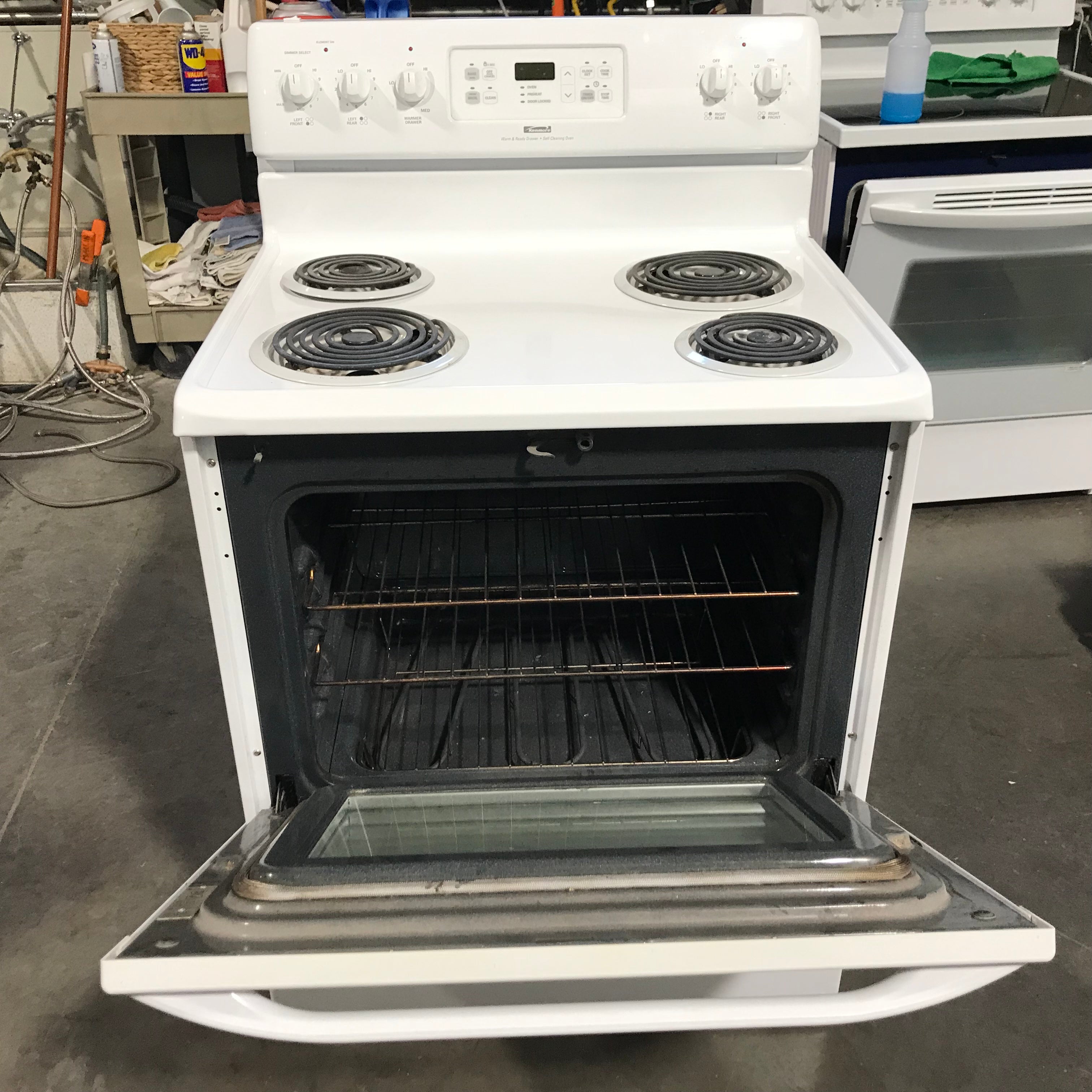 Kenmore White 4 Burner Electric Range 30"x 26"x 47"