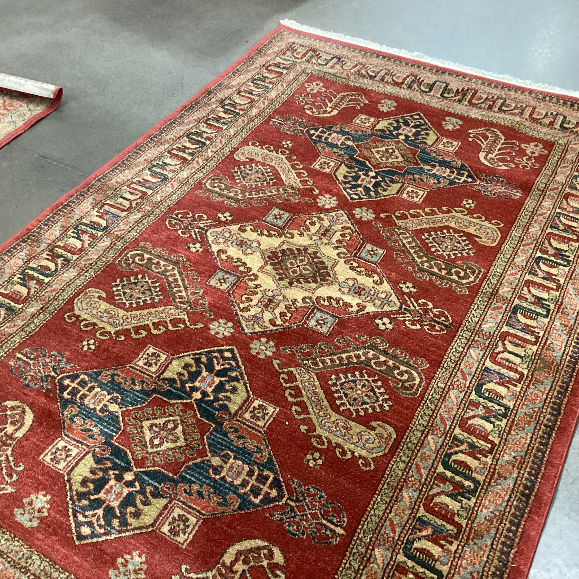 Unique Loom Serapi Collection Red Gold Blue Poly Rug 5'x 8'
