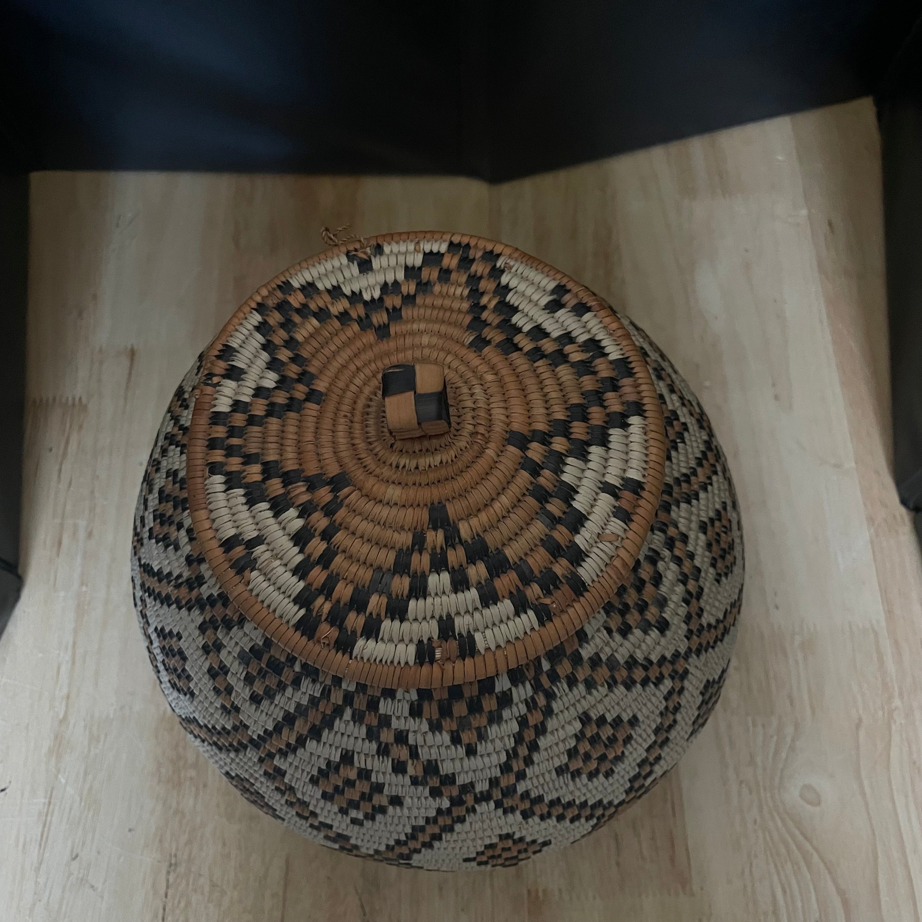 Handwoven South African Zulu Ukhamba Basket with Lid, 9.75"x 9.75"