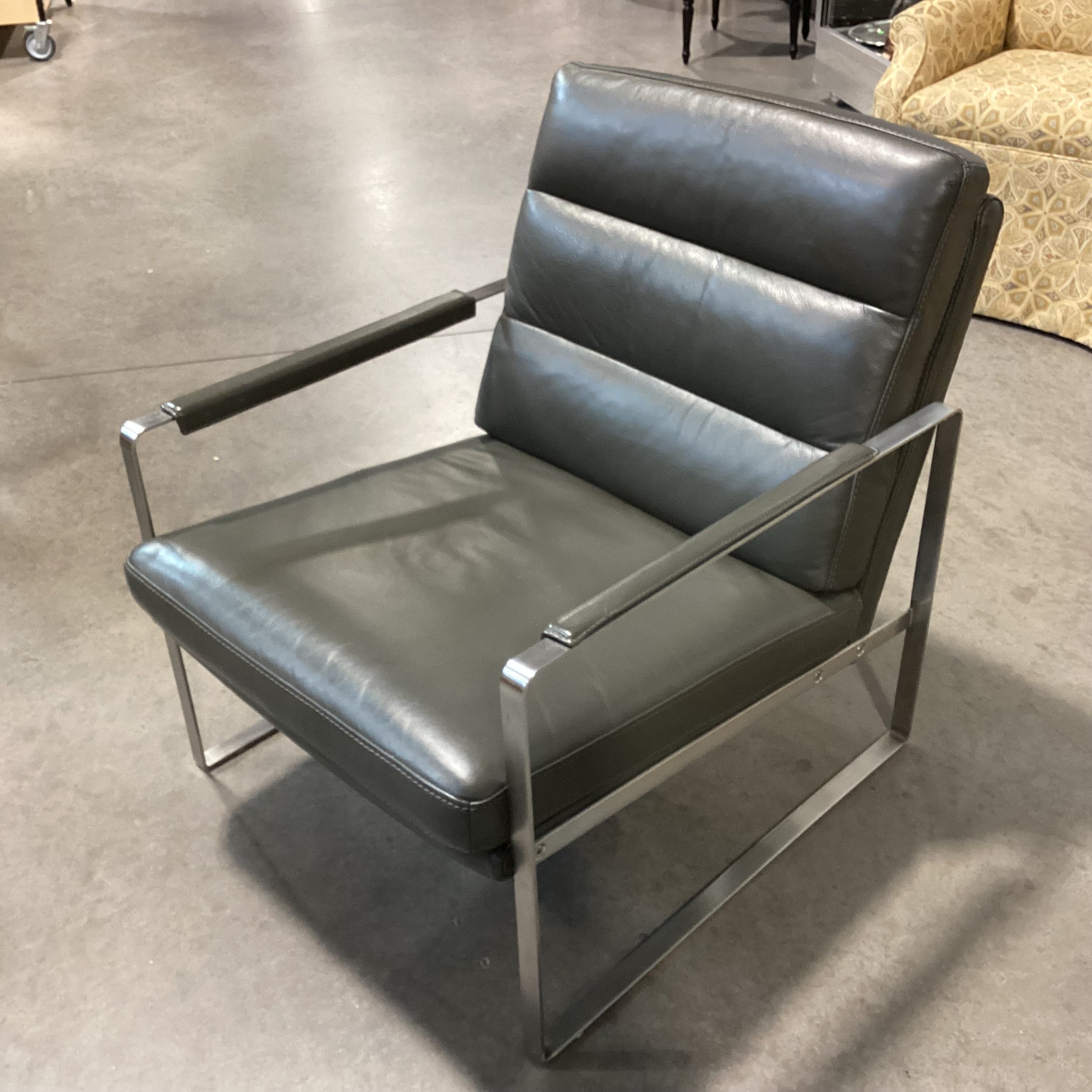 Violino Furniture Olive Grey Leather & Chrome Stainless Mid Century Modern Style Lounge Chair 28"x 32"x 32"