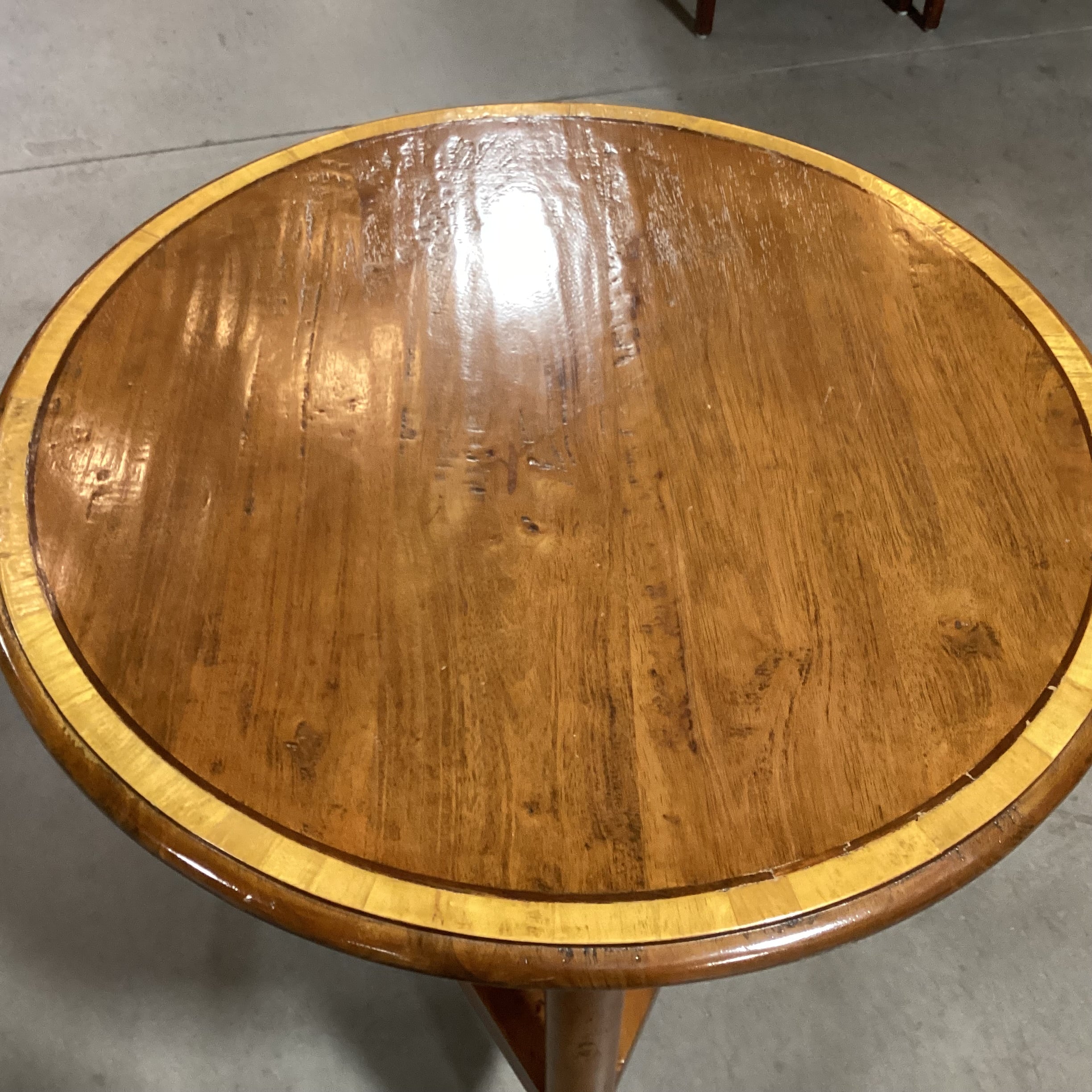 Essex Pad Foot With Shelf Cricket Accent Table 30" diameter x 27"