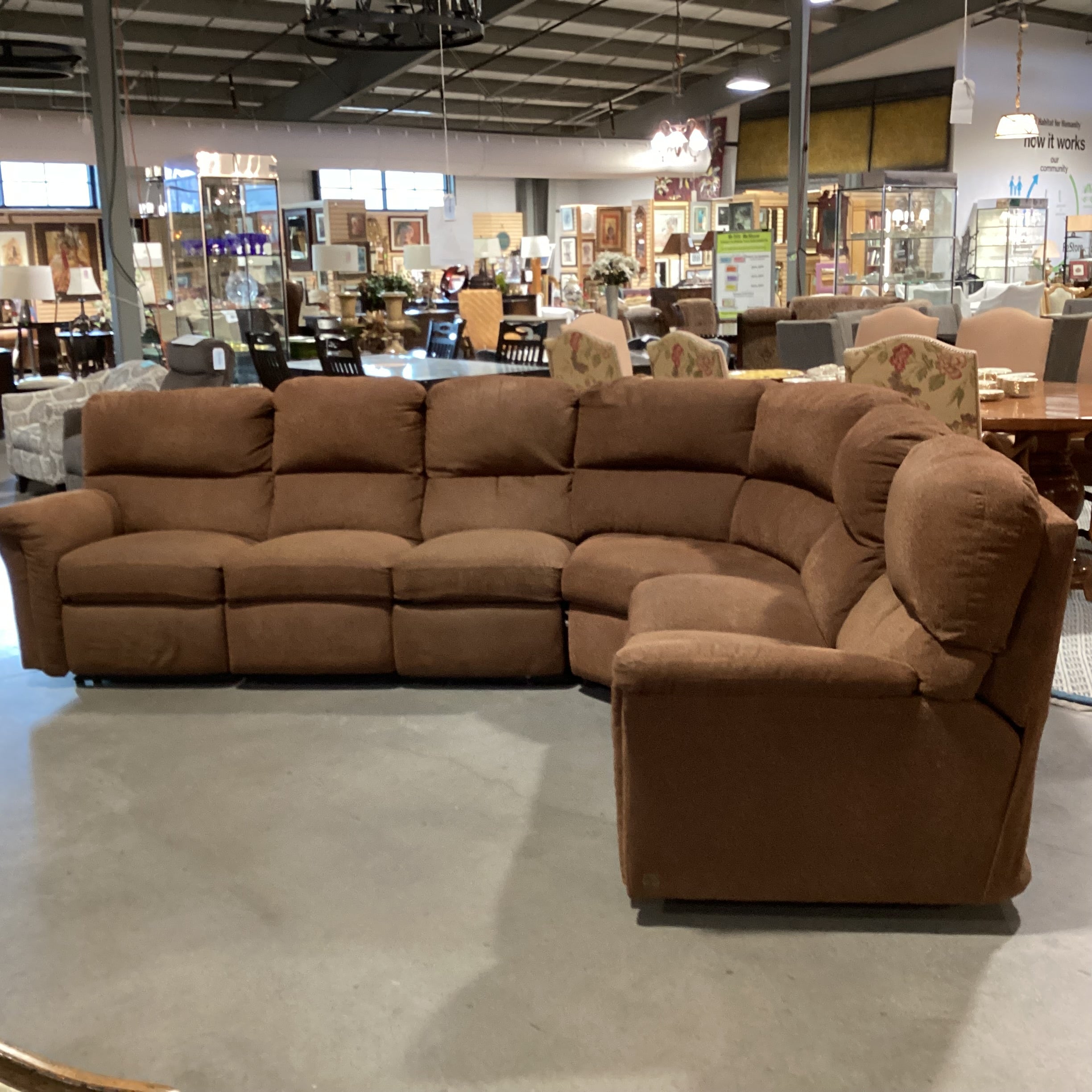 Elway by Bassett Brown Woven 6 Piece with 2 End Recliners Sectional 118"x 100"x 37"x 40"