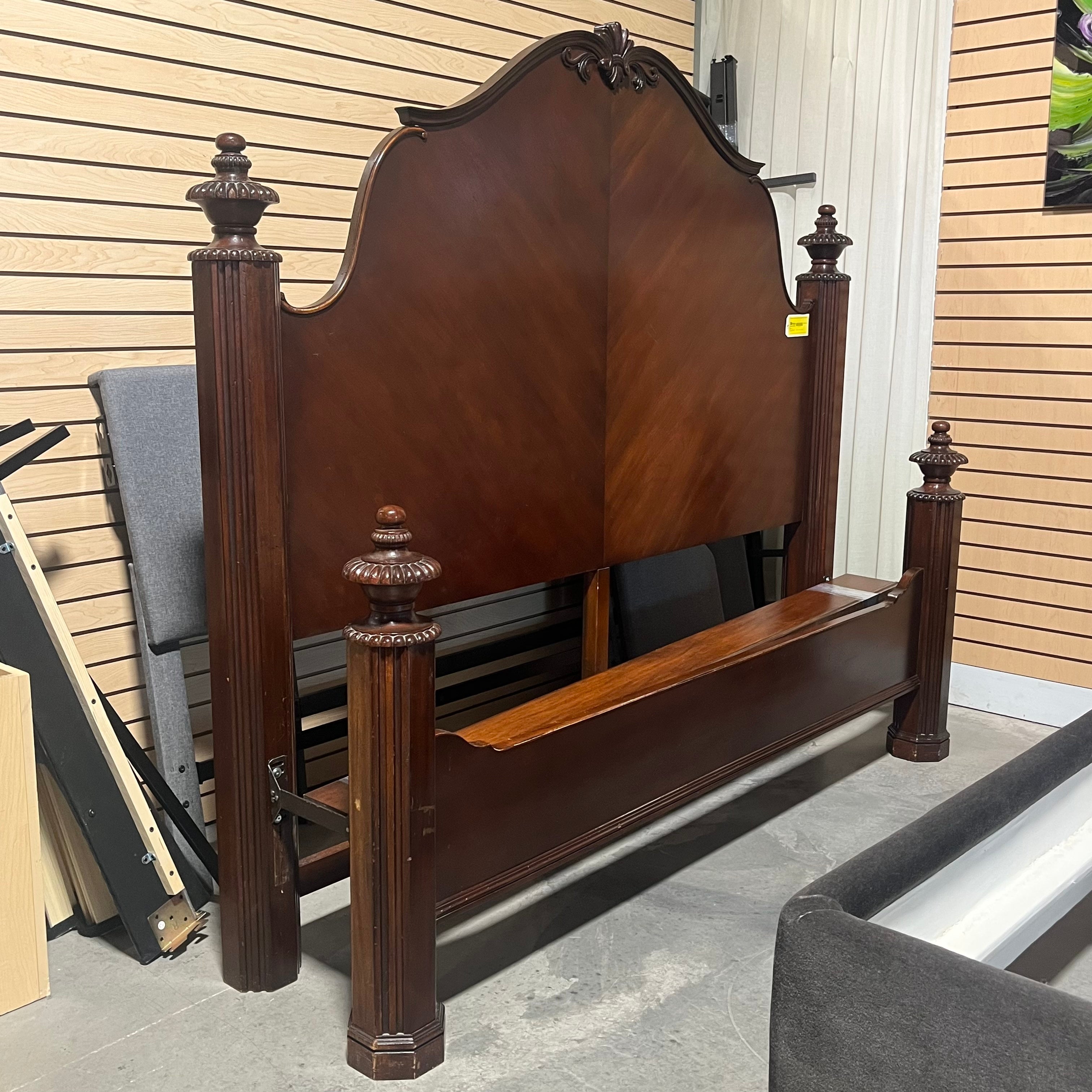 King Ornate Style  Solid Dark Finish Wood Bed Set