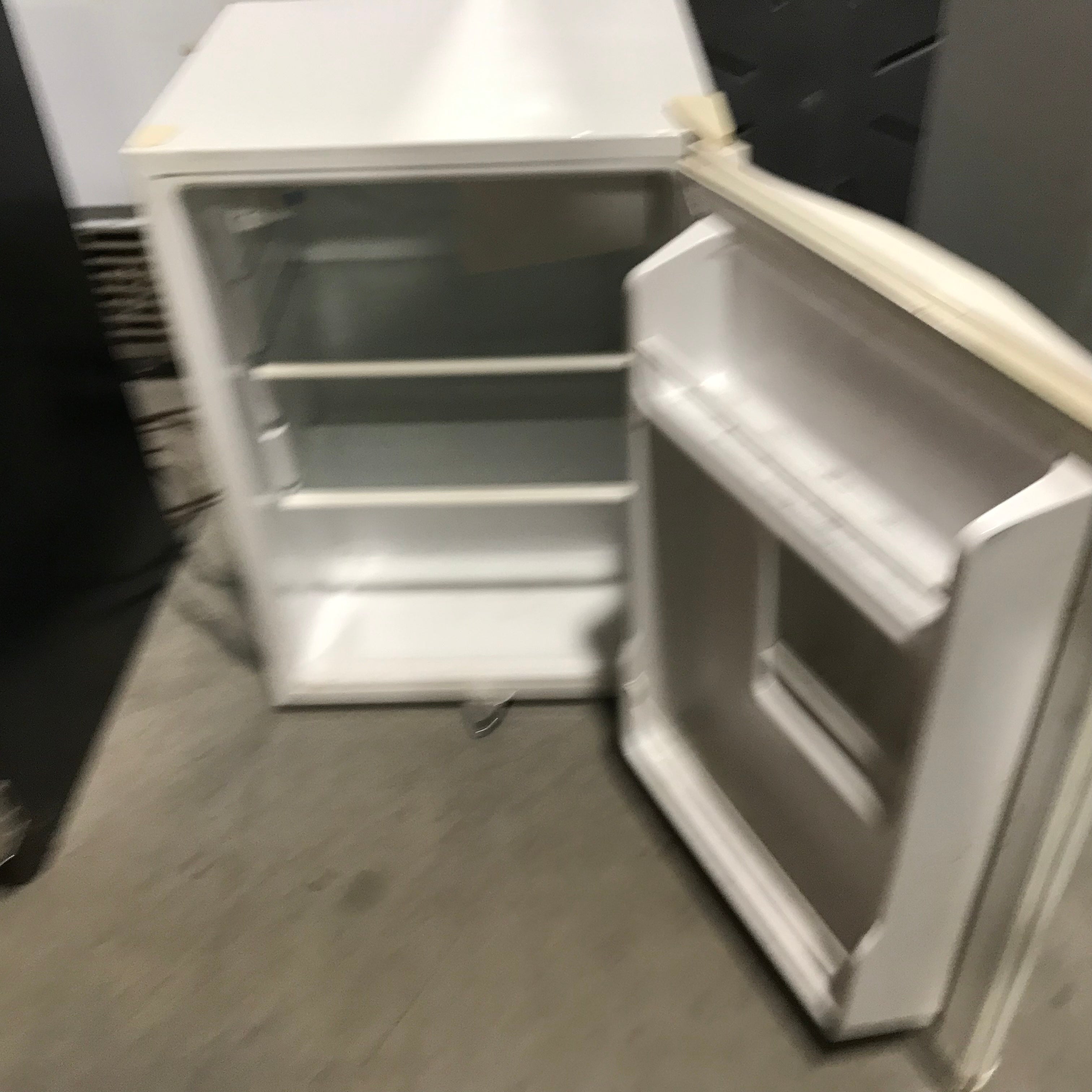 Frigidaire White Mini Refrigerator 19.5"x 19.5"x 28"