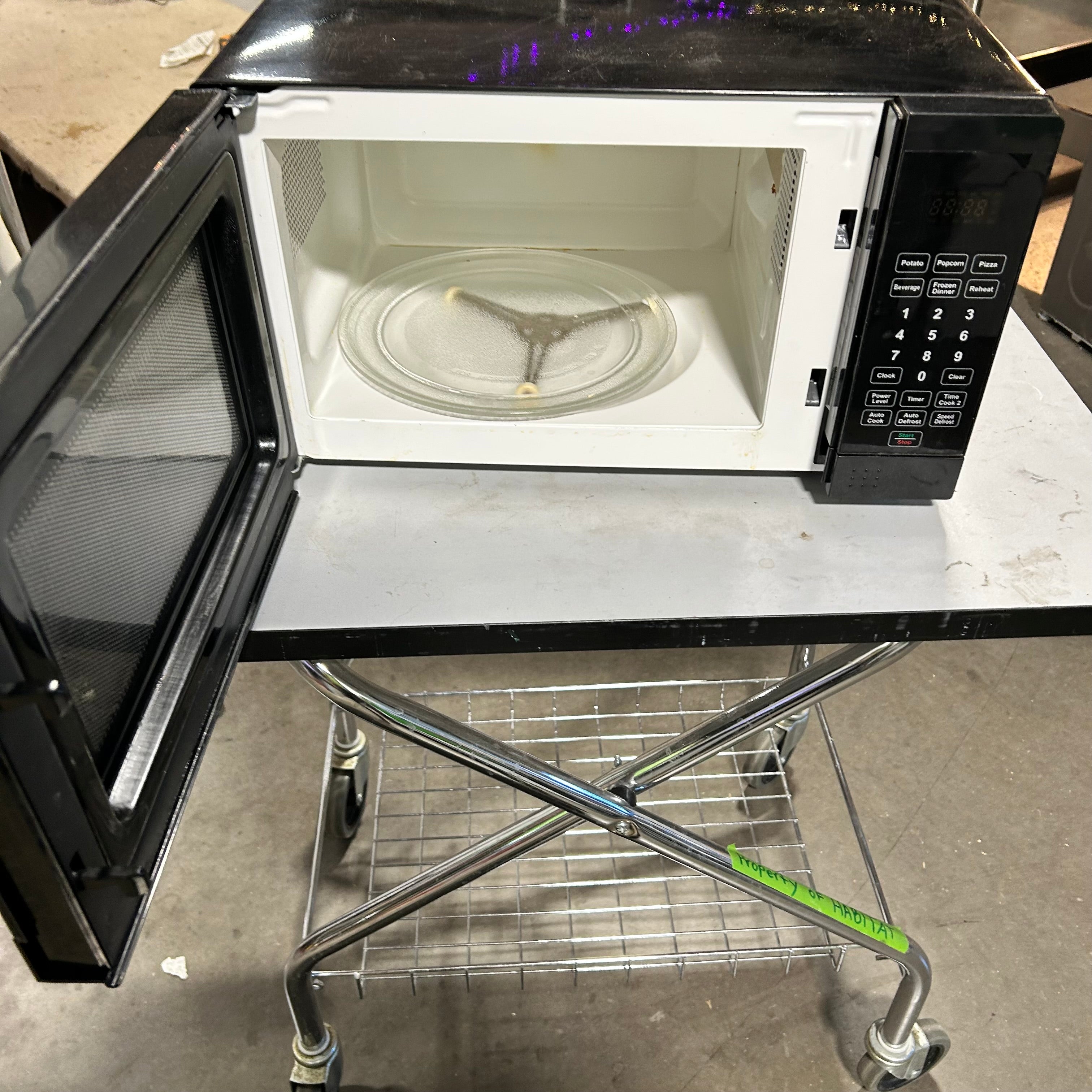 Black Haier 1050 watt Microwave