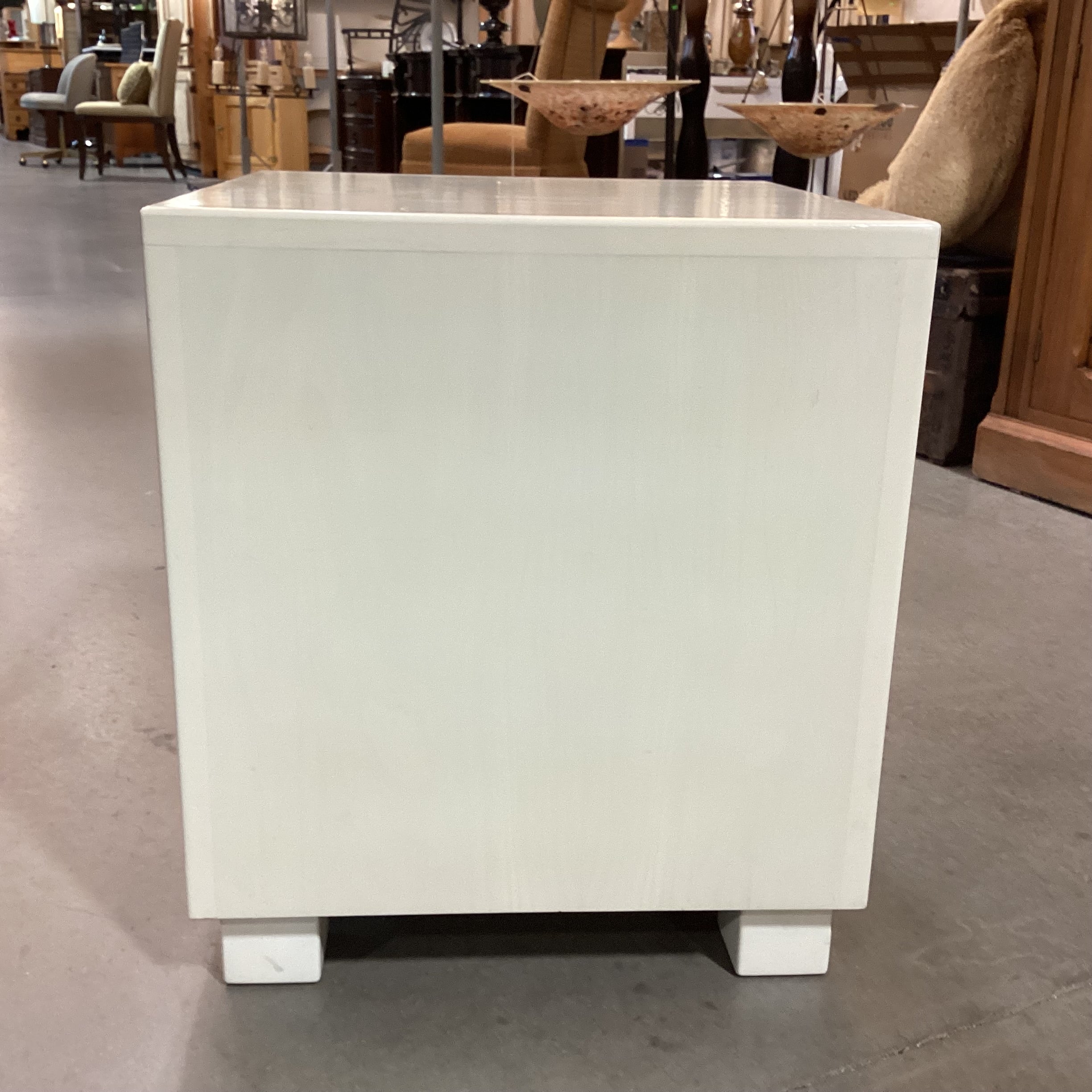 Vintage Lyle & Umbach Ltd New York Cabinet Maker Custom Cream Solid Wood Cube End Table 18"x 18"x 20"