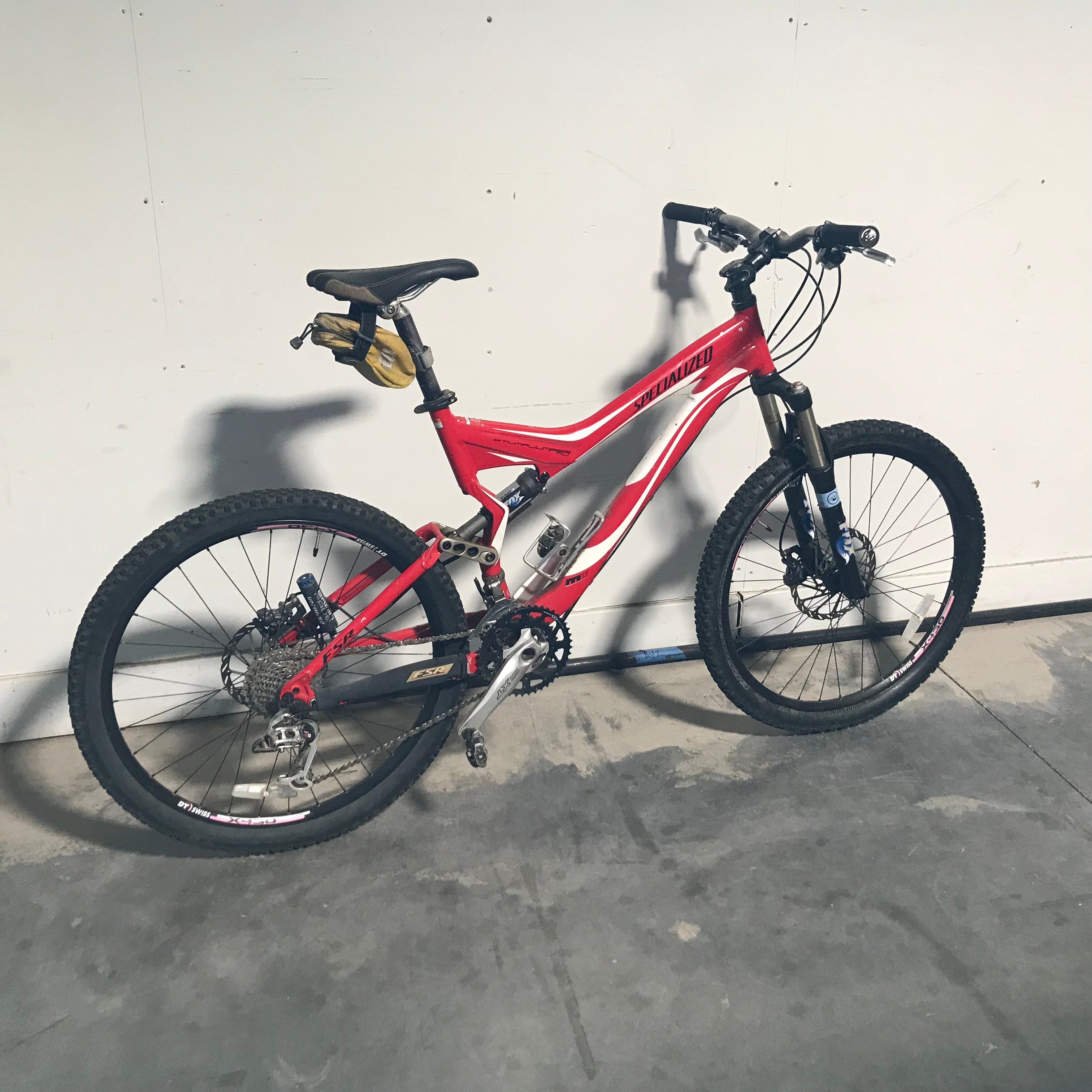 Specialized Stumpjumper Red, 27 Speed, Hydraulic Disc, Mountain Bike