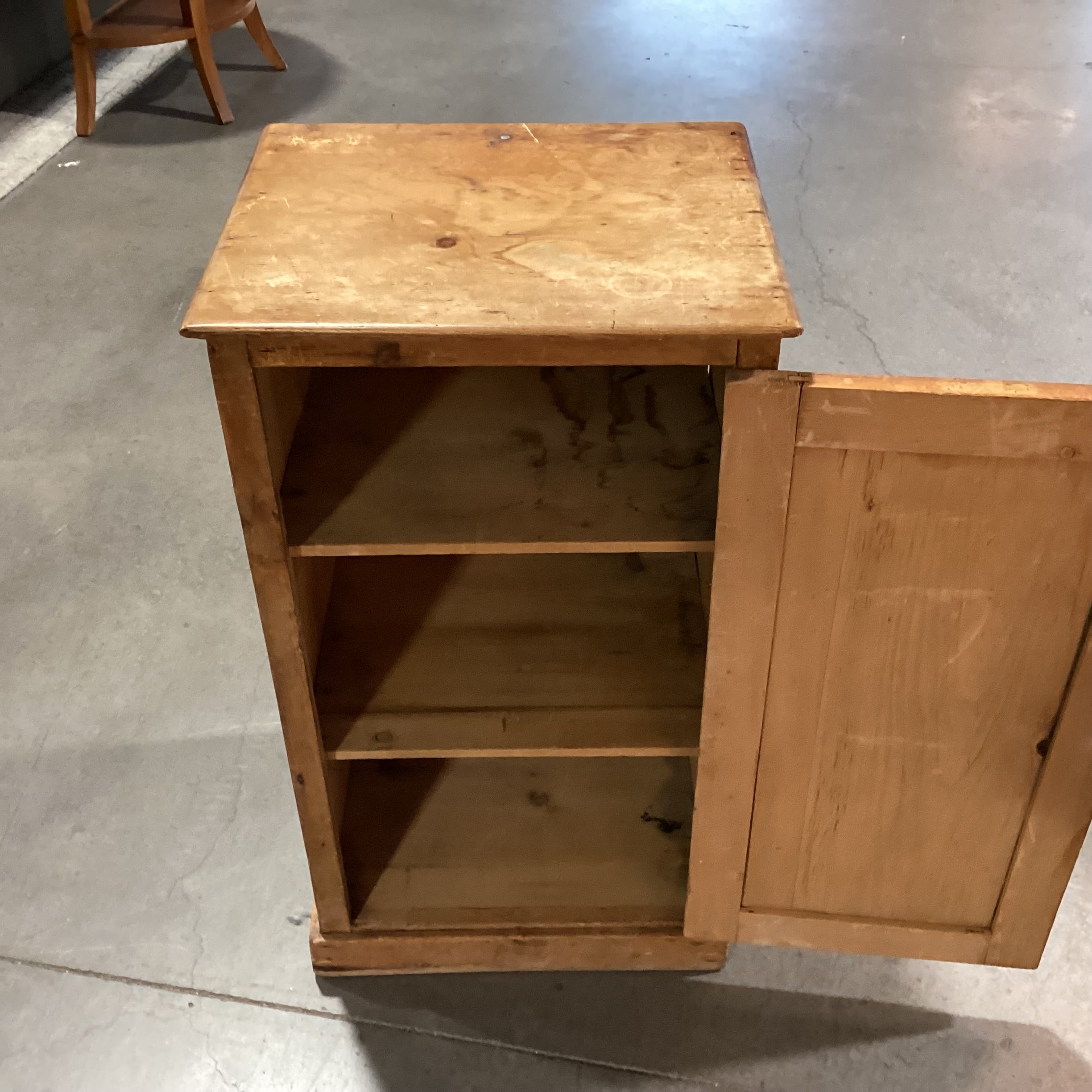 Antique Natural Pine 1 Door with Shelves Accent Table 19"x 16"x 34"