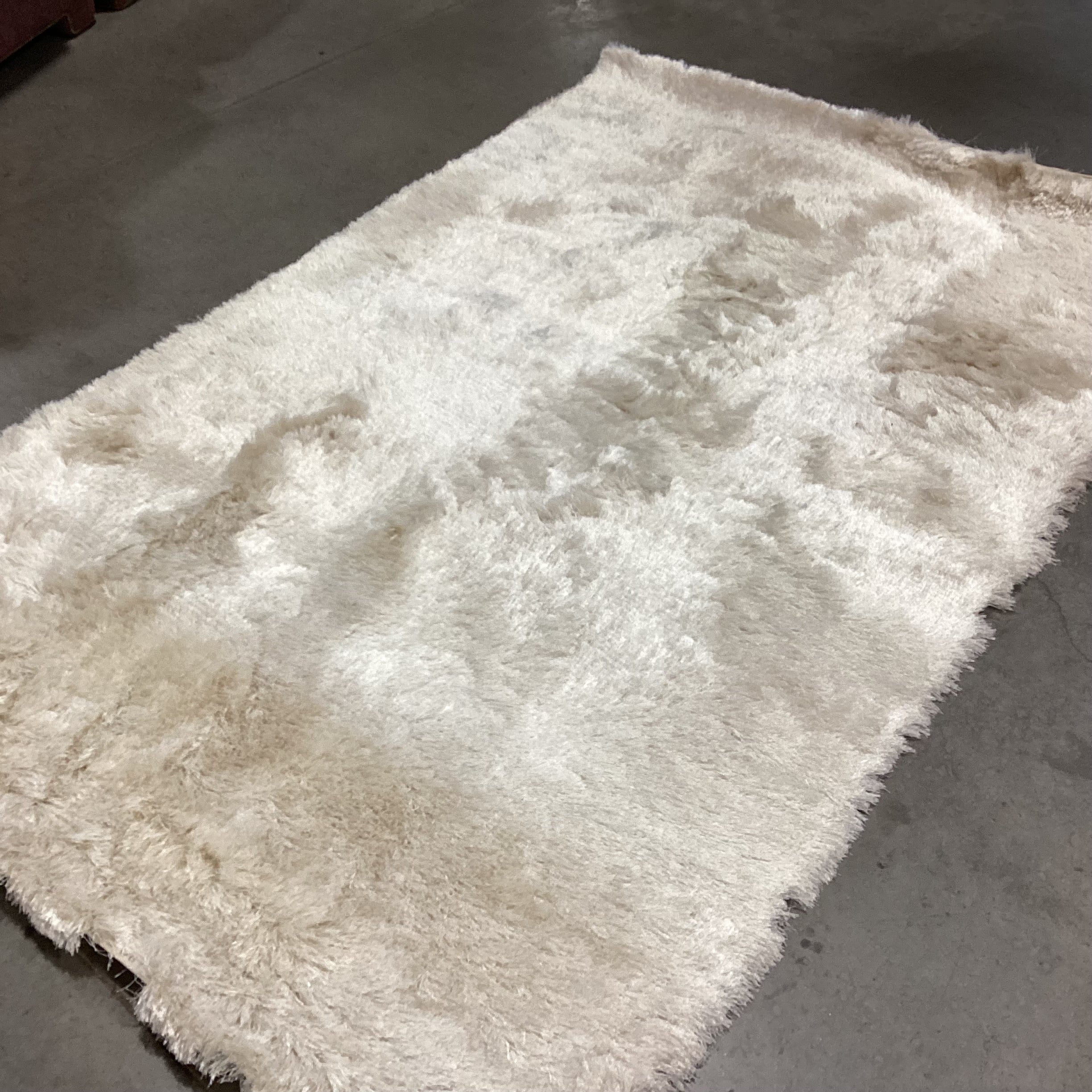Safavieh Ivory Silky Soft Paris Shag Poly Rug 5'x 8'