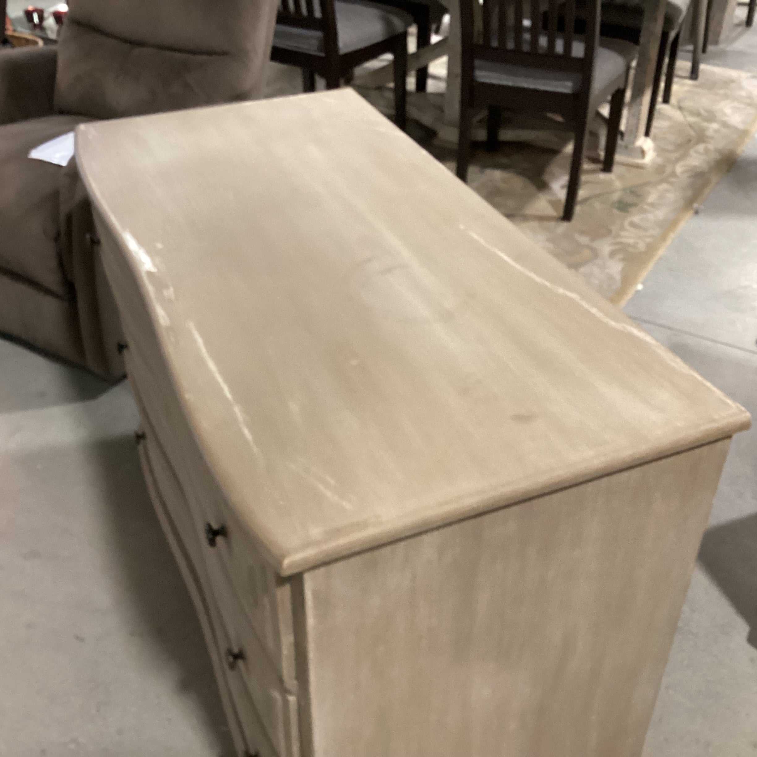 Noir Furniture Lauren Grey Wash Finish Curved Carved Front 3 Drawer Chest 45.5"x 22"x 30"