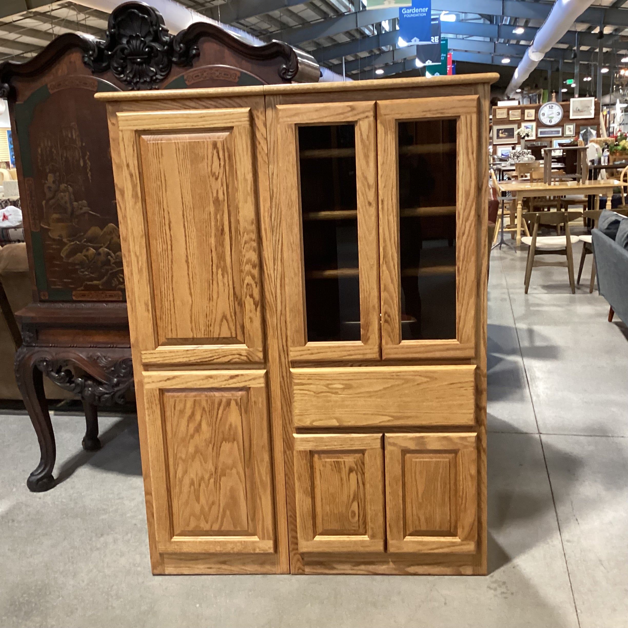 Woodleys Oak 5 Door with Shelves 1 Drawer Entertainment Cabinet 47"x 20"x 63.5"