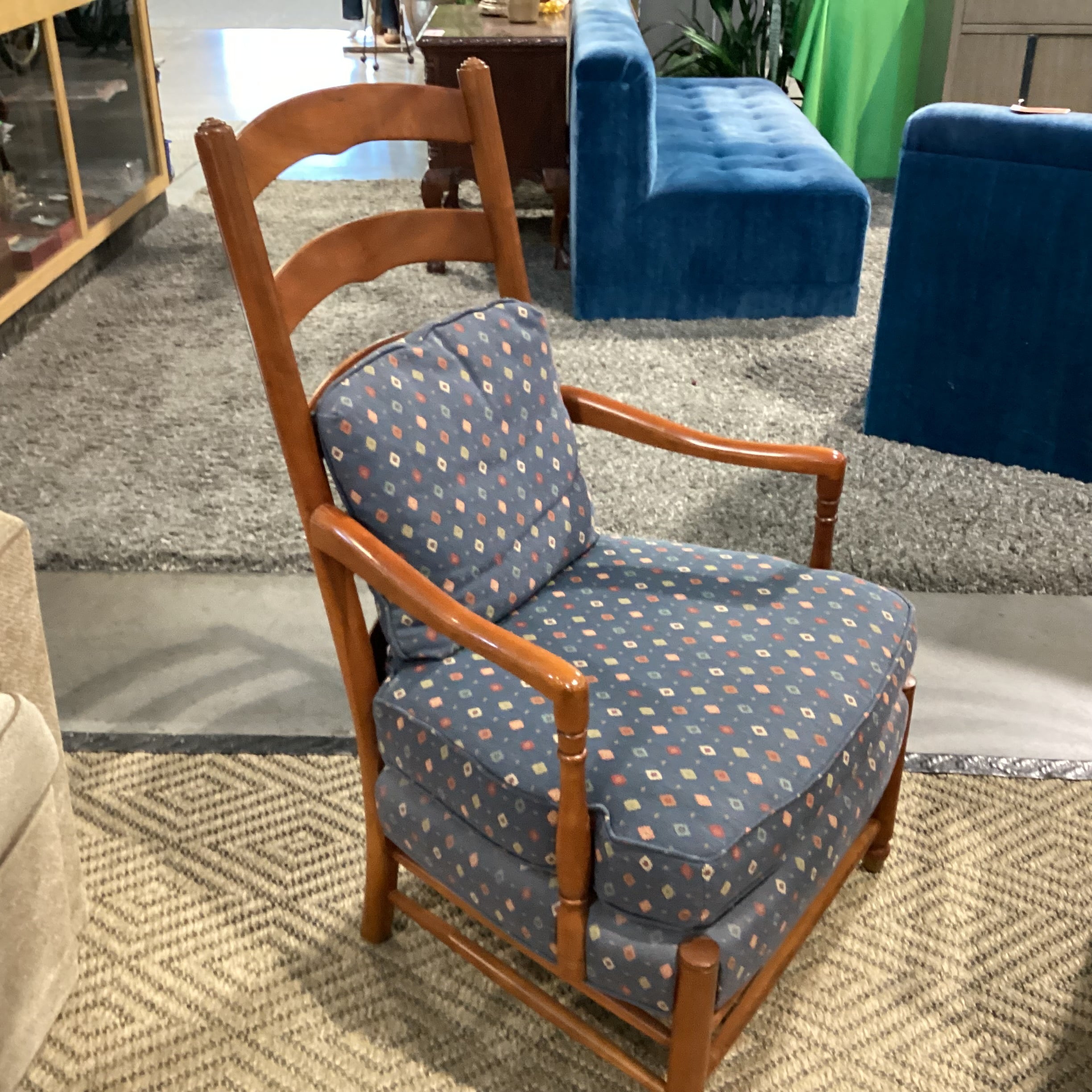 Hickory Chair NC Wood Ladder Back Blue Red Gold Diamond Pattern Upholstery Chair 27"x 26"x 44"