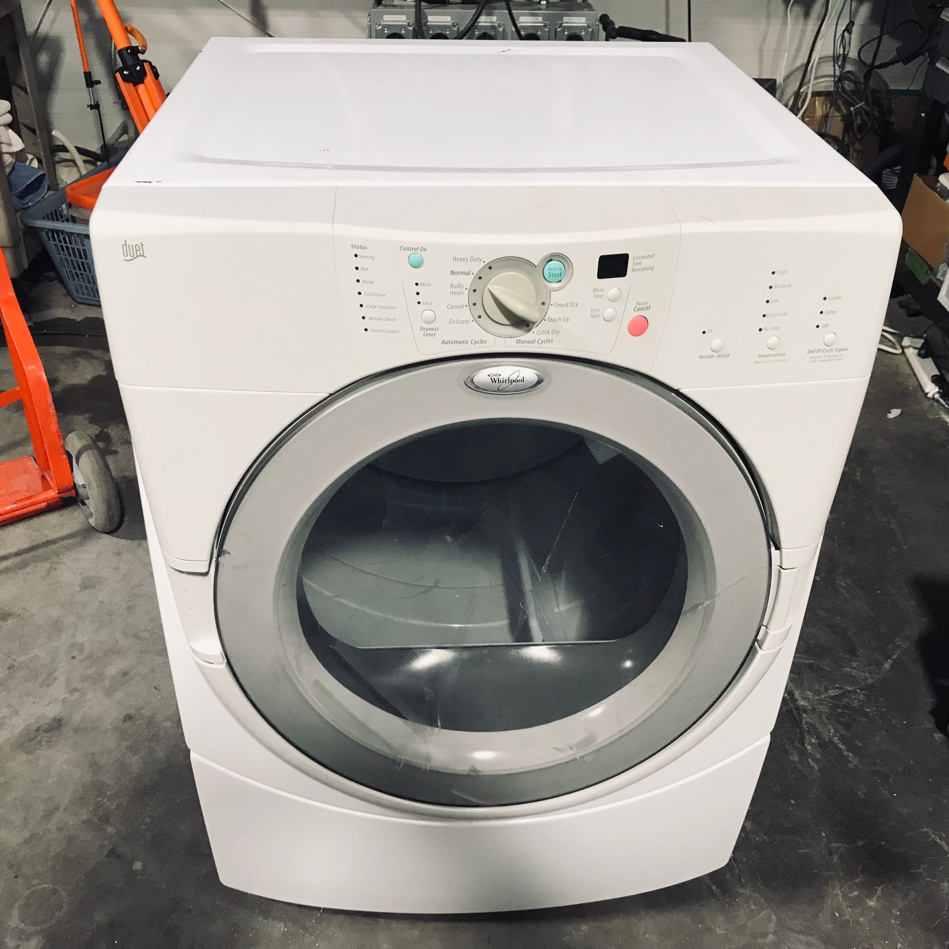 Whirlpool White Front Load Gas Dryer 27"x 29"x 38"