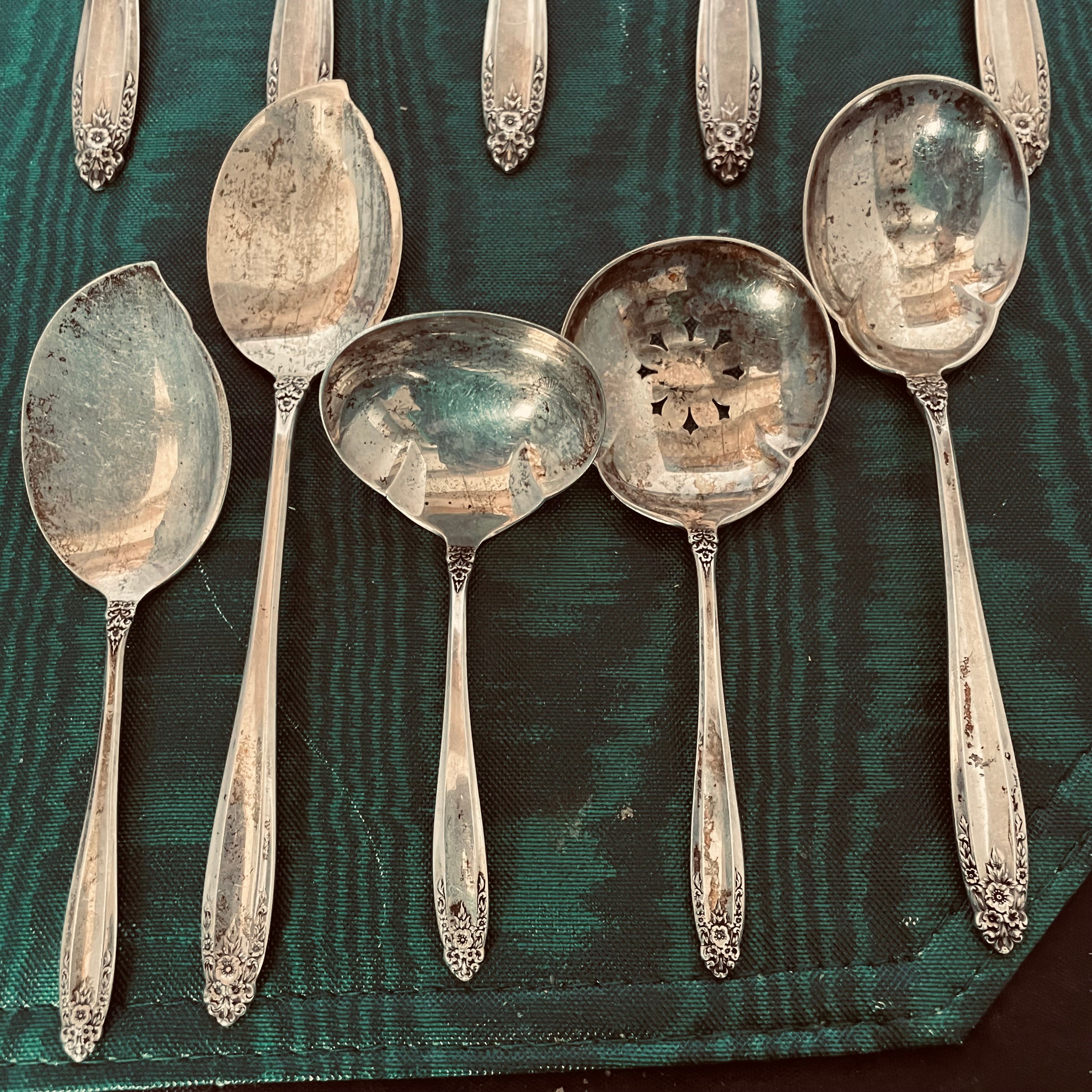 Set of 20 Pieces Antique Sterling Silver "Prelude" International Silver Flatware Set