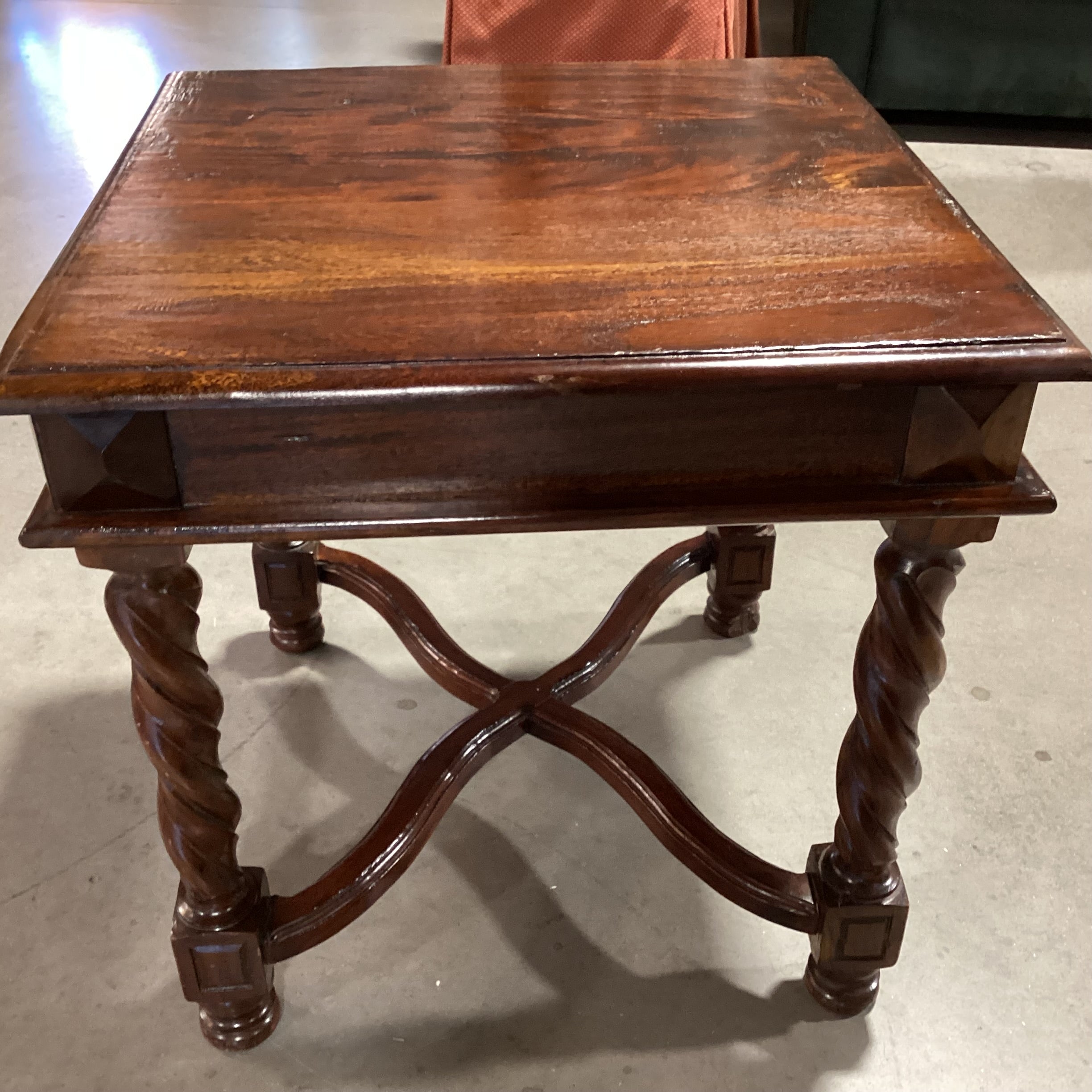 Dark Finish Ornate Carved Twist & Trestle End Table 24"x 24"x 24"