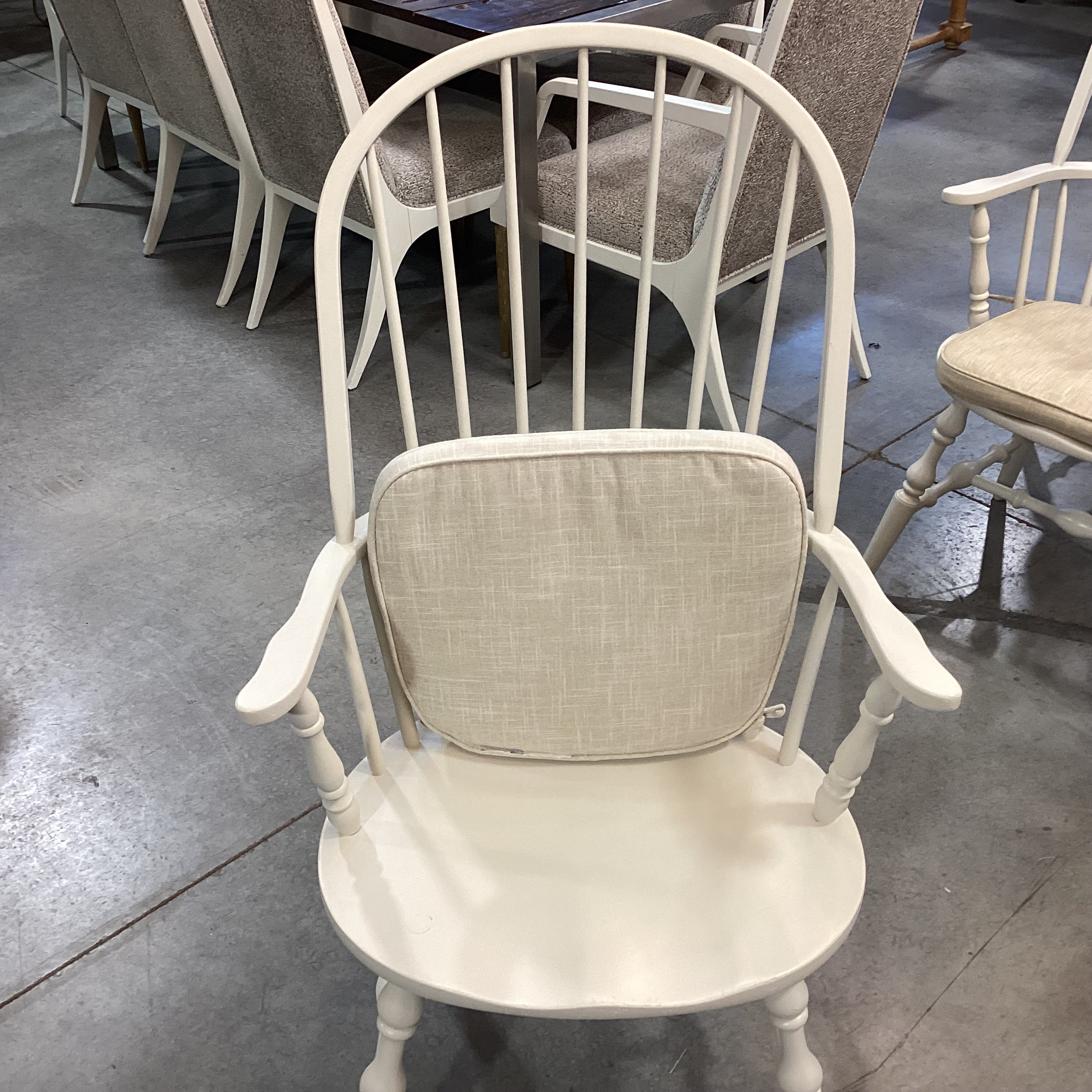 SET of 8 Vintage Windsor Cream Carved Wood Armed Dining Chairs 24"x 24"x 45"