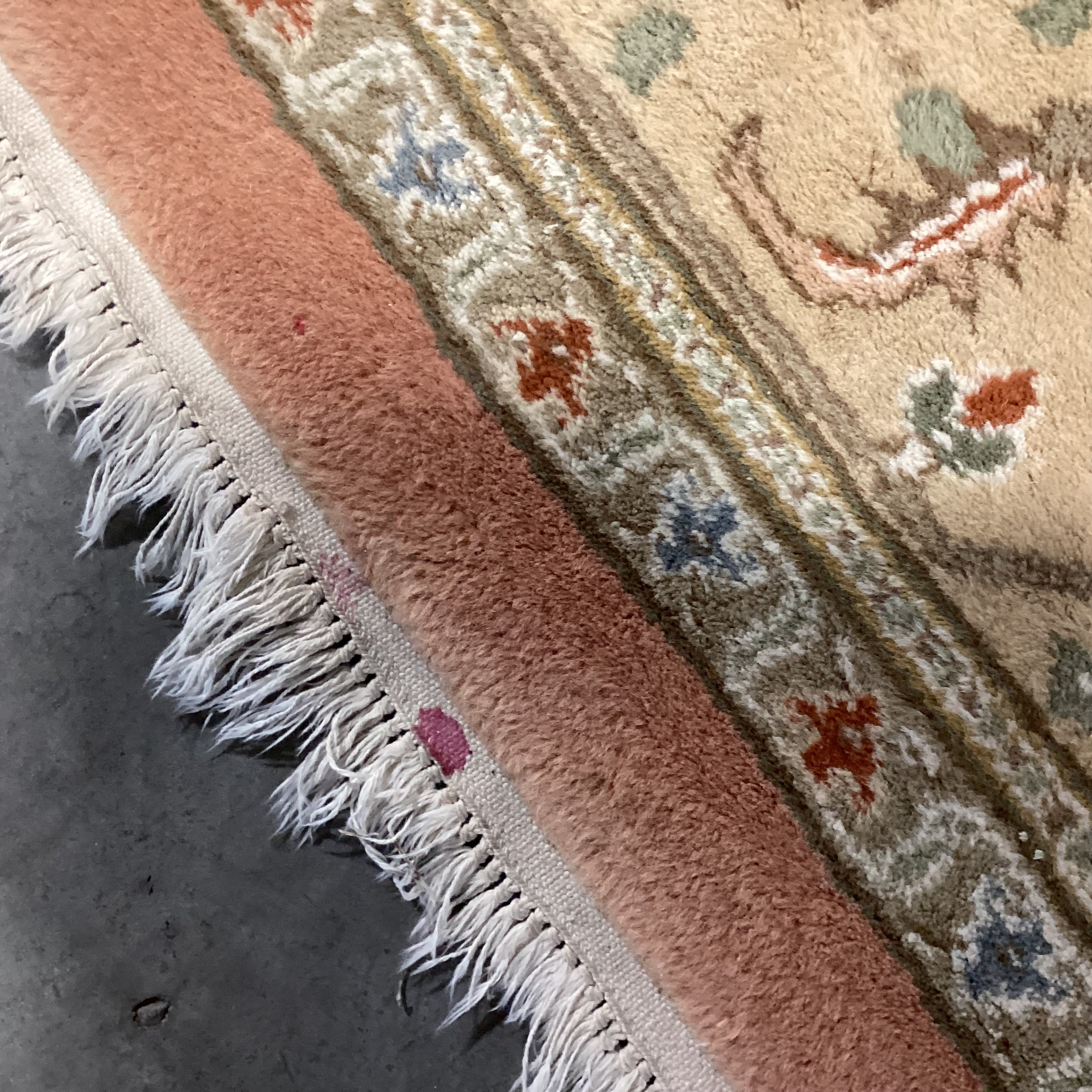 Peach & Cream Center Design & Border Detail Hand Woven Wool Rug 8'10"x 12'2"