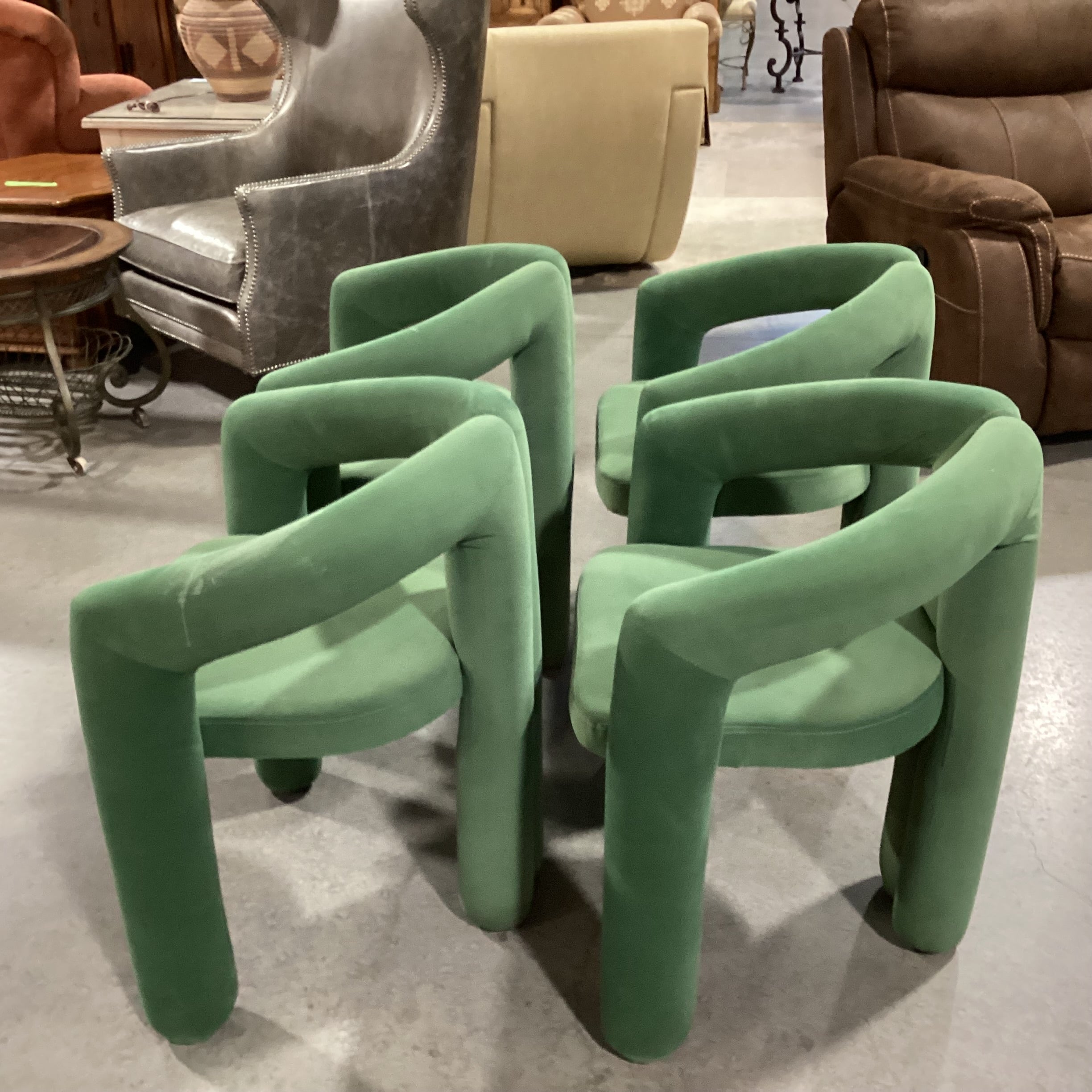 SET of 4 Mid Century Style Green Velvet Dining Chairs 24"x 20"x 29"