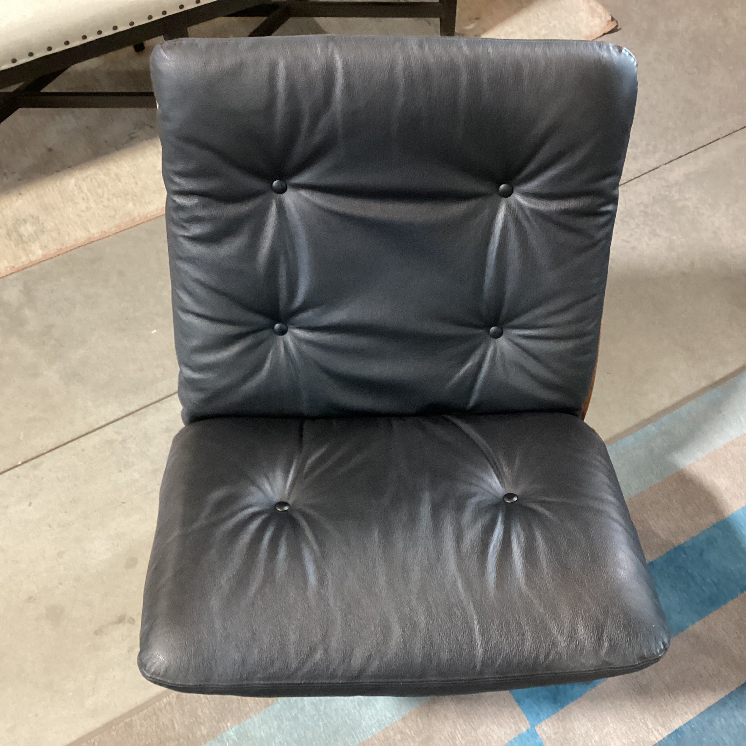 Westnofa Siesta Made in Norway Mid Century Black Leather & Teak Lounge Chair 27"x 29"x 35"