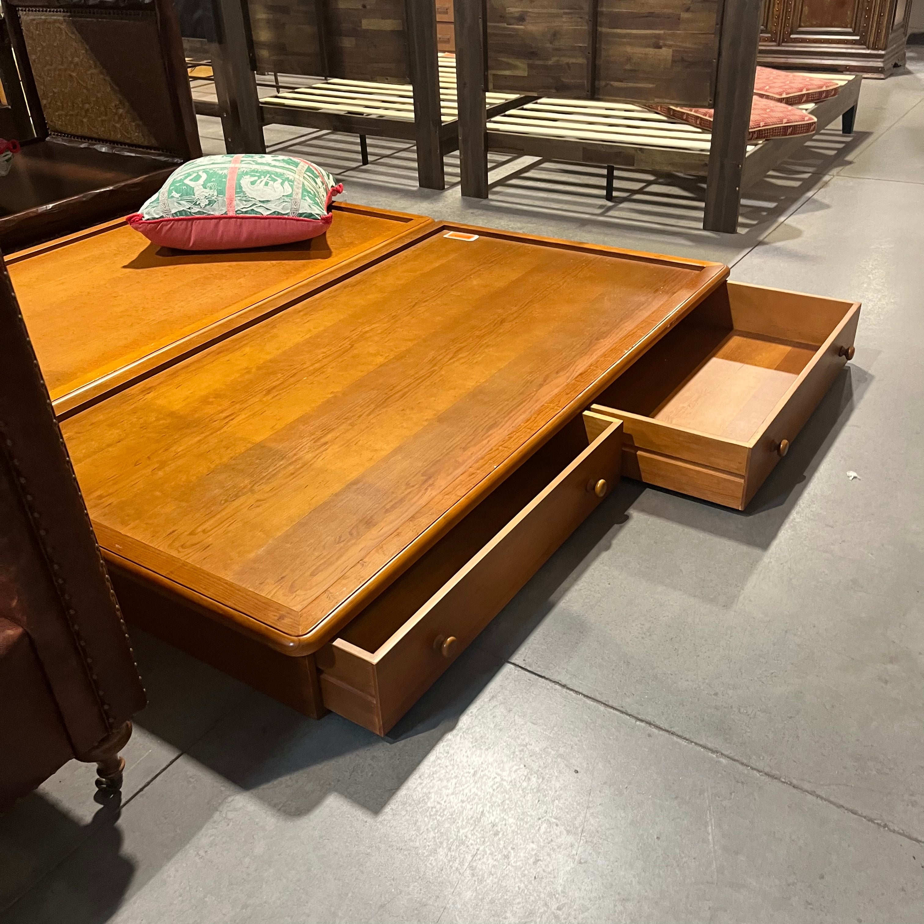 Twin Solid Light Finish Platform Style Bed Set with 2 Drawer Right Hand Storage 45"x 79.5"x 9.5"