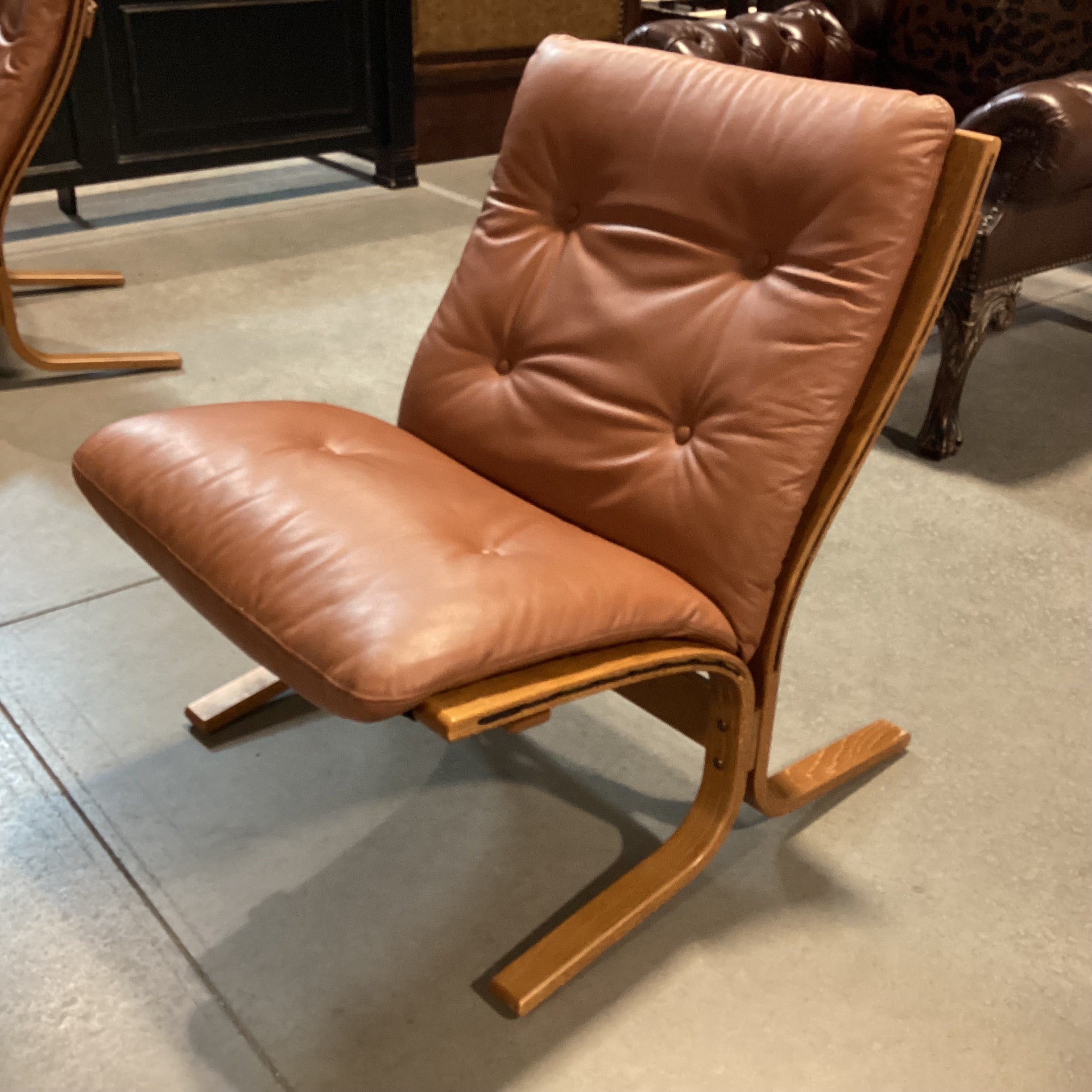 Westnofa Siesta Made in Norway Mid Century Tan Leather & Teak Lounge Chair 27"x 29"x 35"