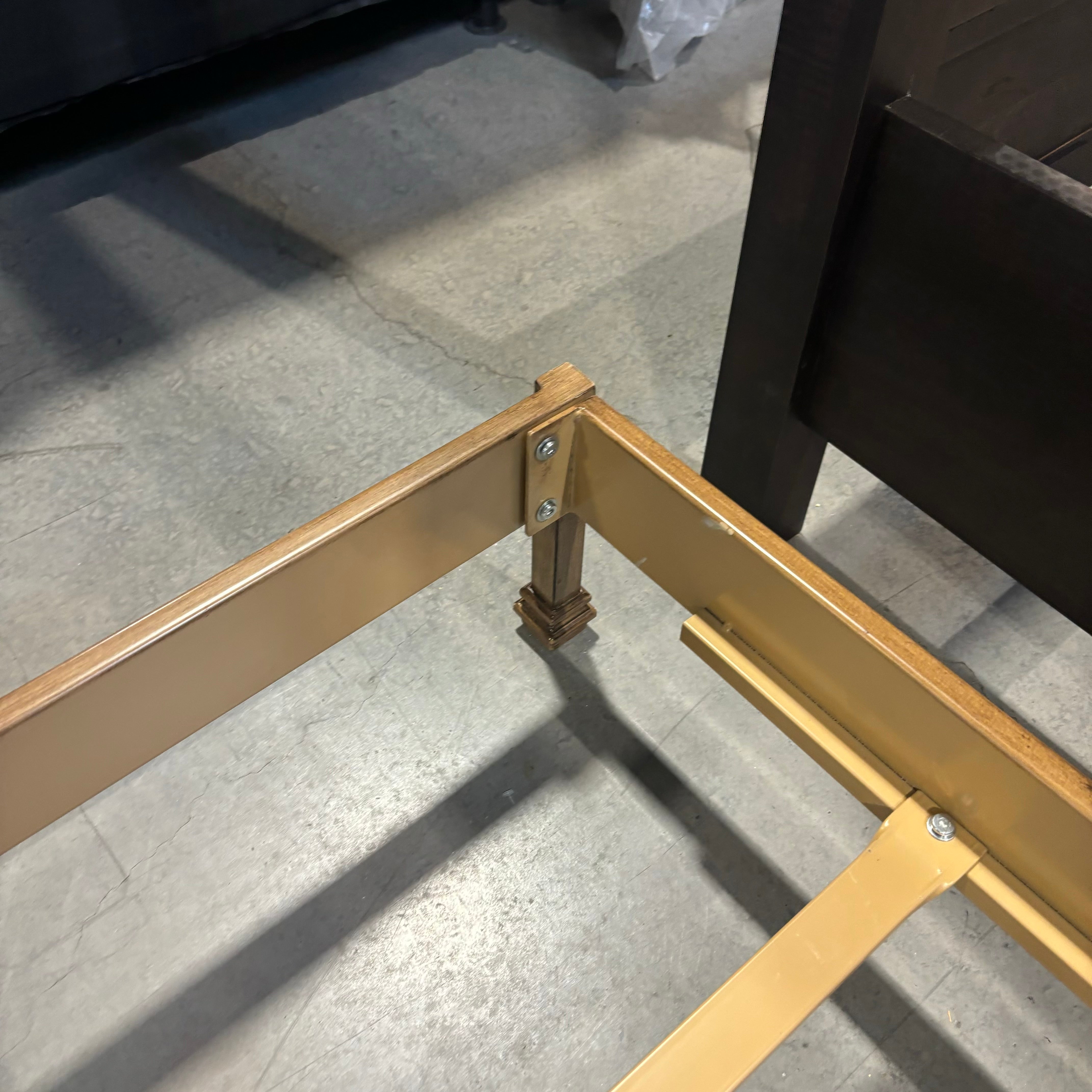 KING Calvados Natural Oak Finished Steel Bed Set 80"x 84"x 61"