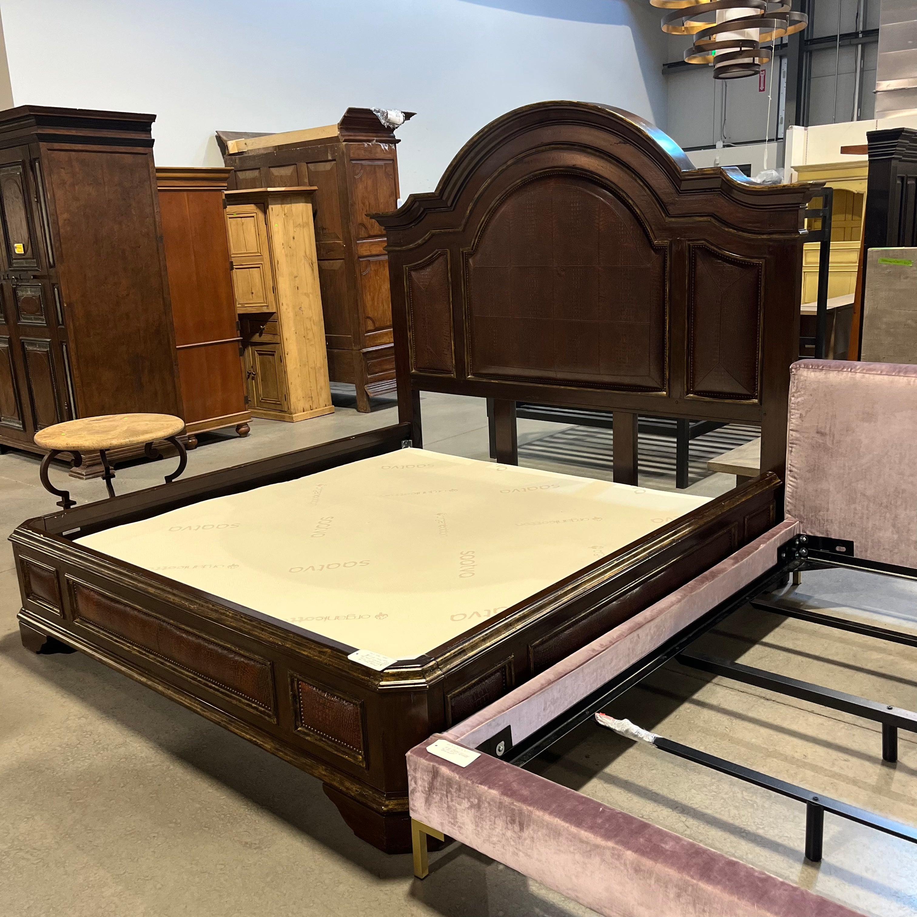 KING Hampton Dark Solid Wood With Faux Leather and Nail Head Bedset 92"x 90" 78.5"