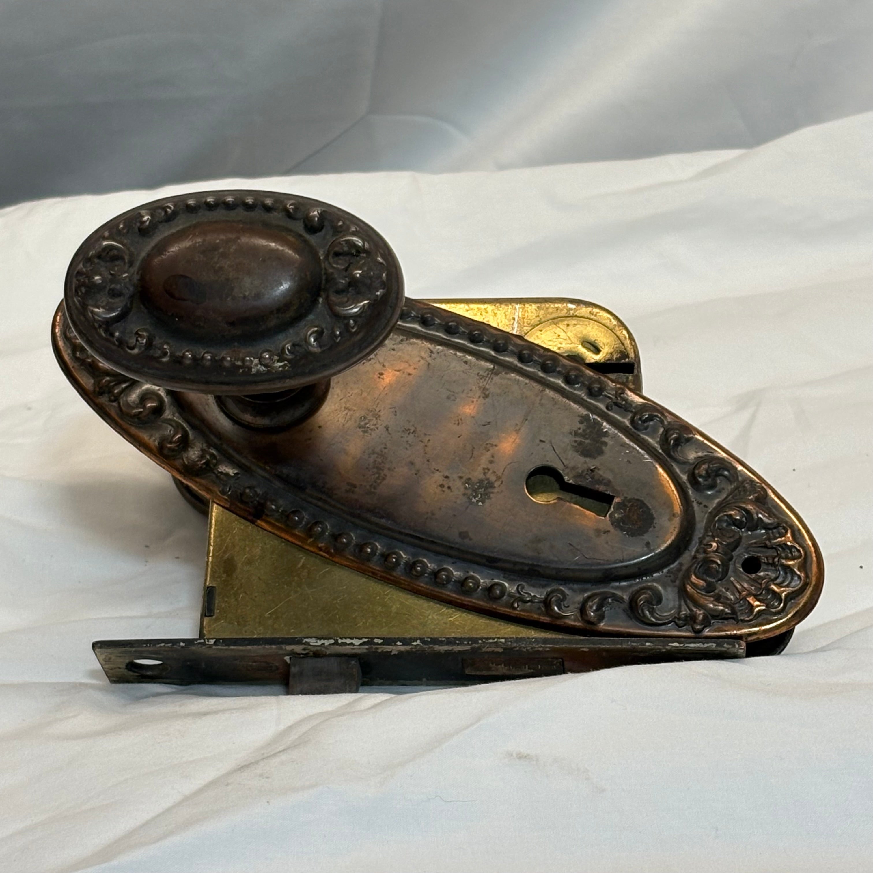 Antique Yale and Towne Lydian Patern Doorknob and Back Plate