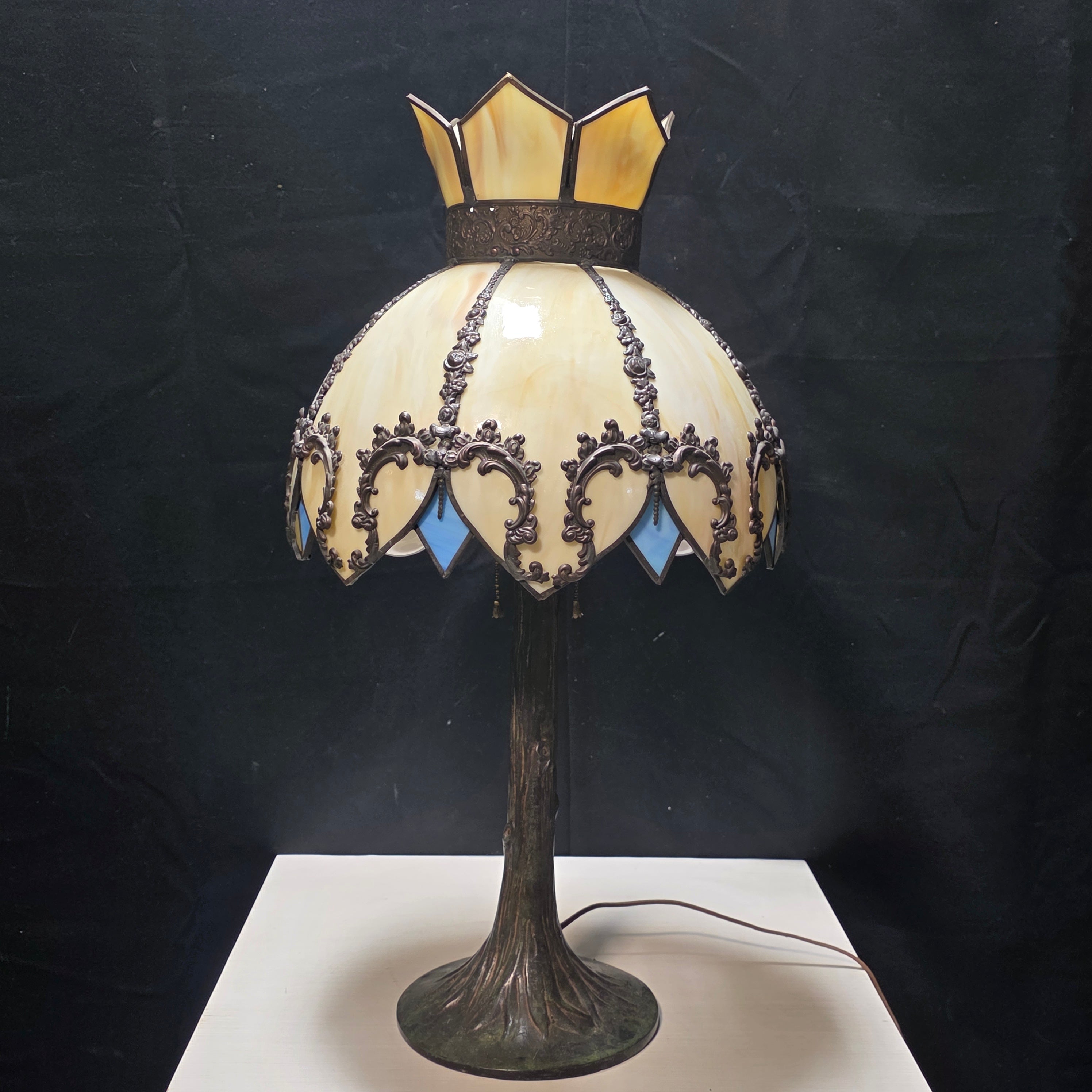 Unique Shape Antique Slag Glass (Cream, White & Blue) Tree Base Table Lamp 13.5"Dx26"