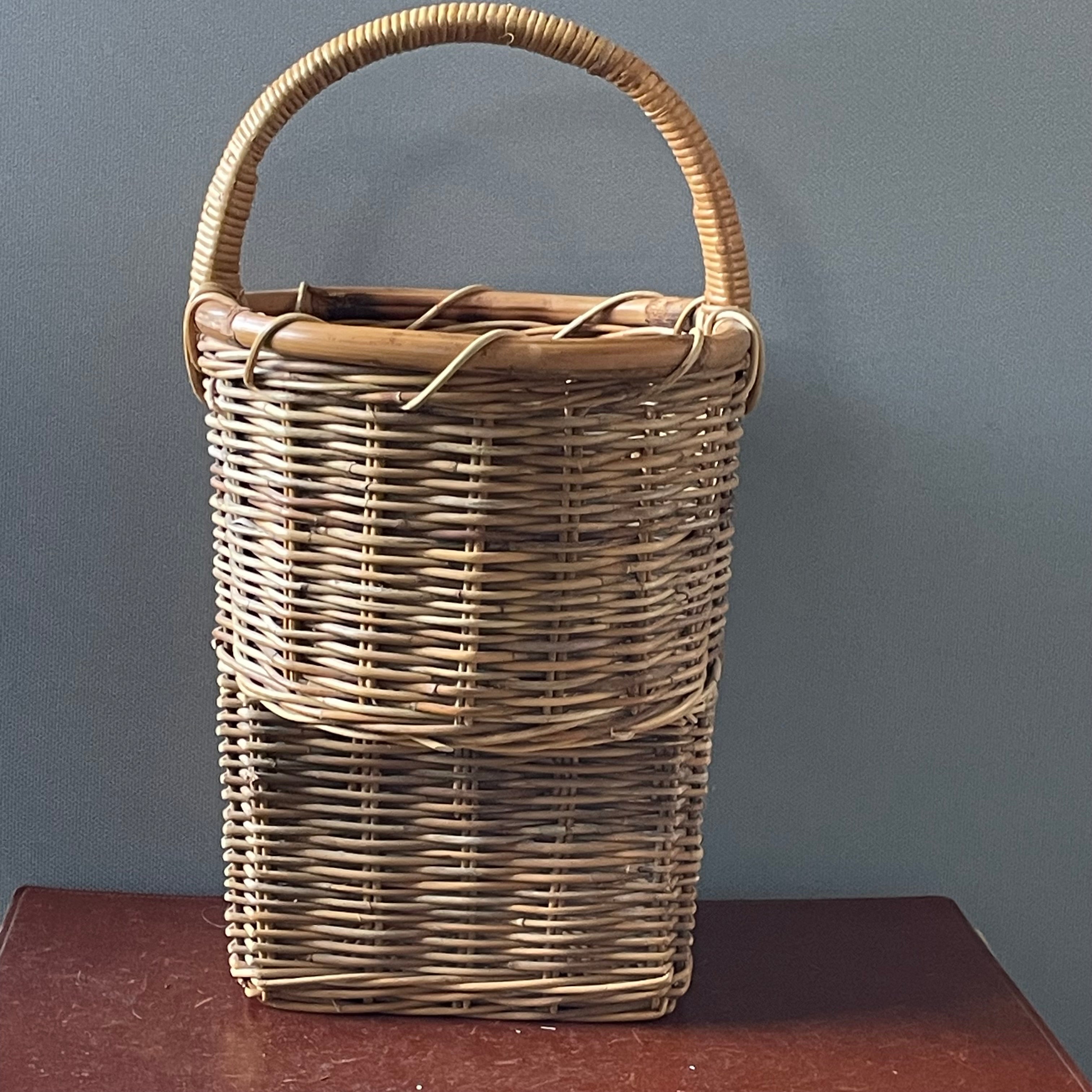 Vintage Wicker Woven Staircase Basket, 13.5"x 12.75"