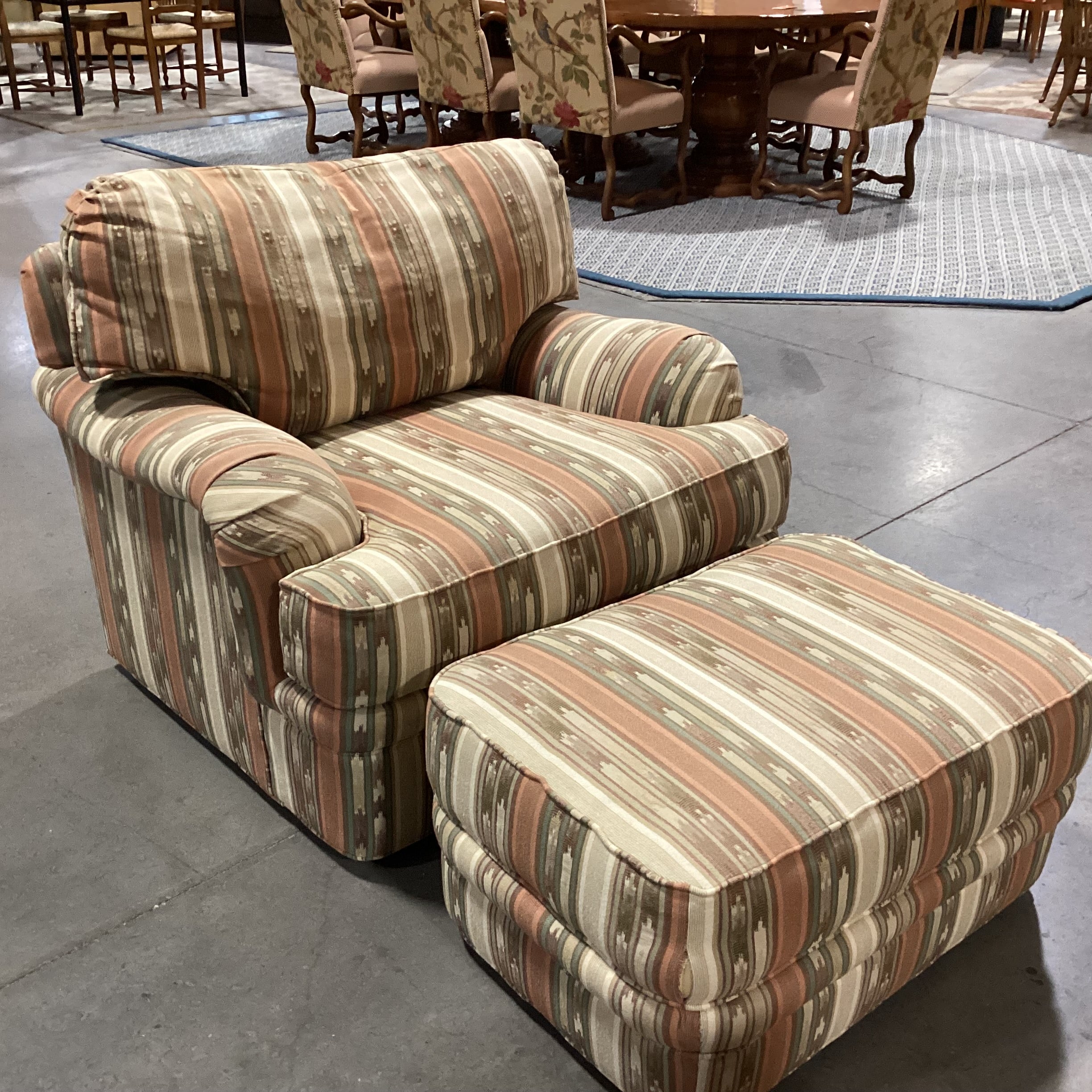 Hancock & Moore Cream Peach Brown Sage Southwest Design with Ottoman Chair 41"x 36"x 31"