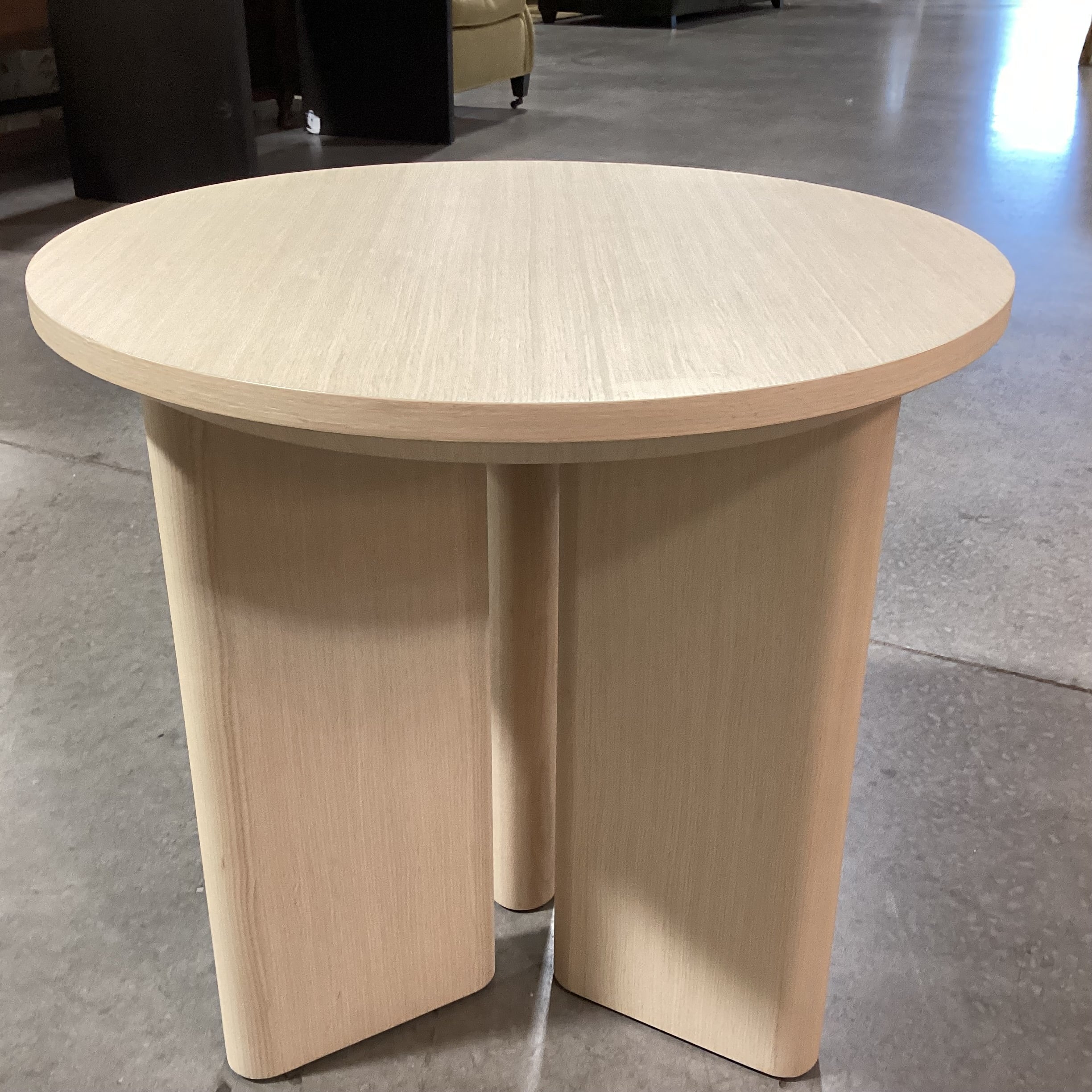 Rove Concepts Kaye Collection Washed Natural Oak Veneer Straight Grain Finish Accent Table 20" Diameter x 19"