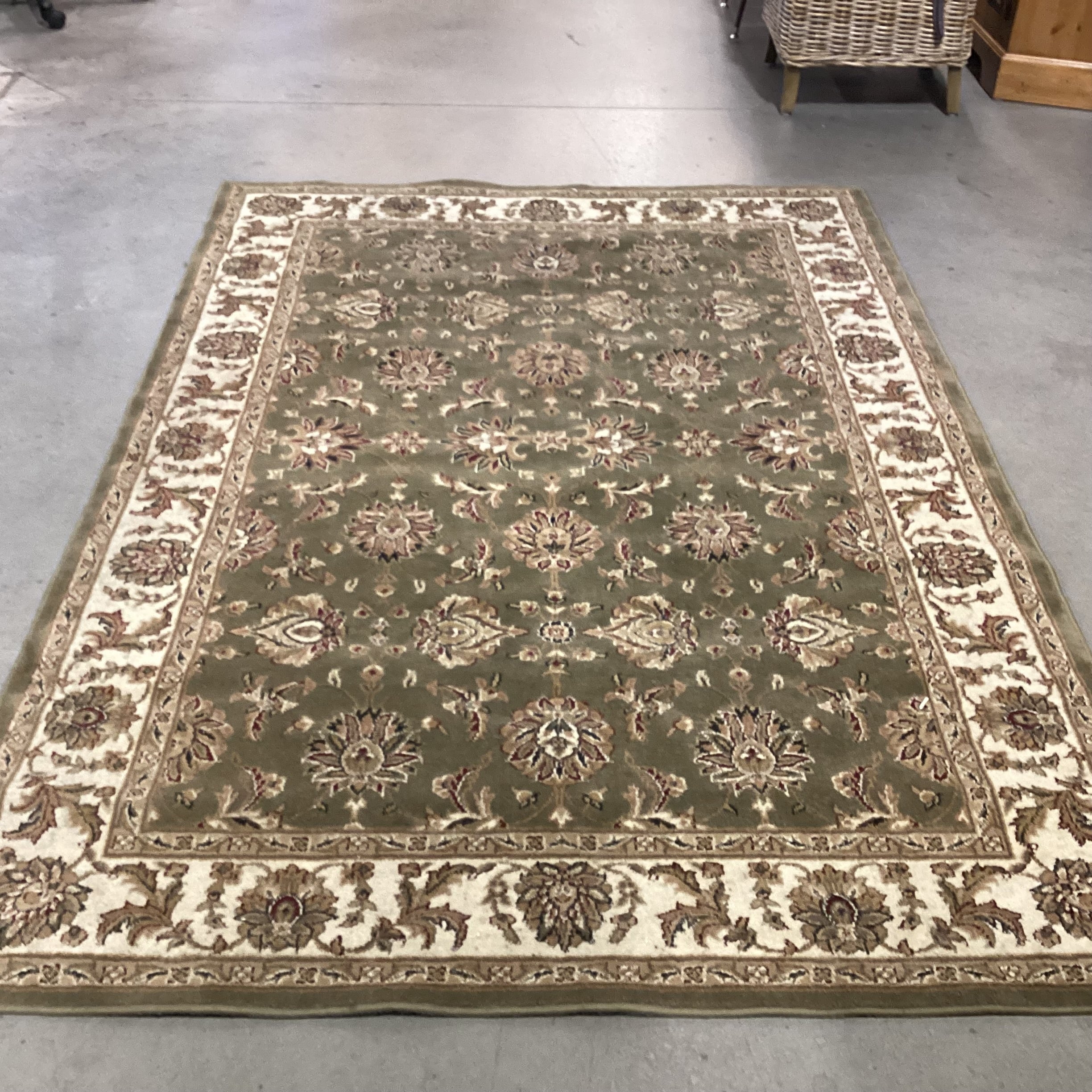 Cambridge Collection Green Ivory  Kashan Poly Rug 5'3"x 7'7"